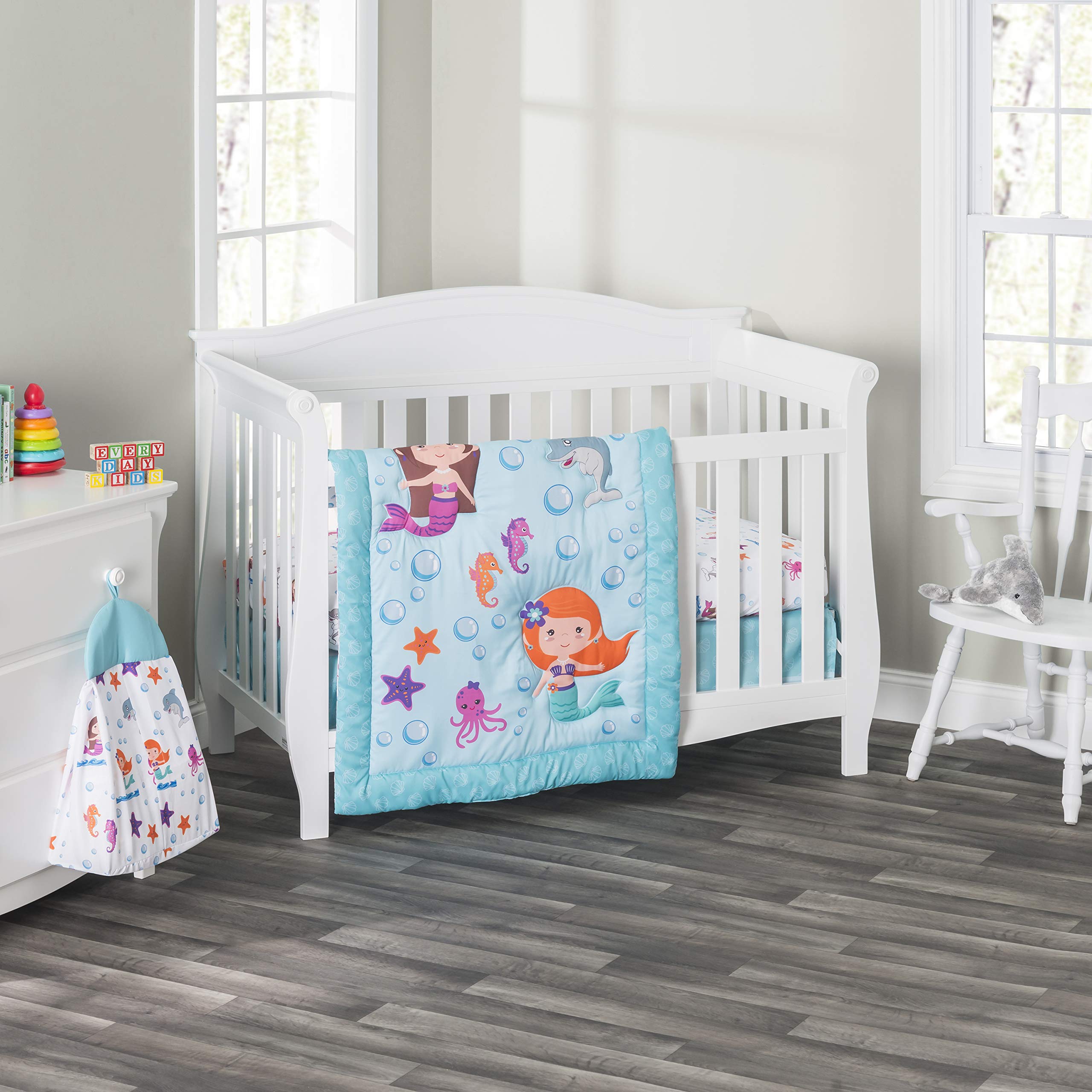 EVERYDAY KIDS 3-Piece Girls Crib Bedding Set - Mermaid Adventures - Soft Quilt, Fitted Sheet & Dust Ruffle - Nursery & Baby Crib Bedding - Perfect for Nursery Decor & Newborn Gift