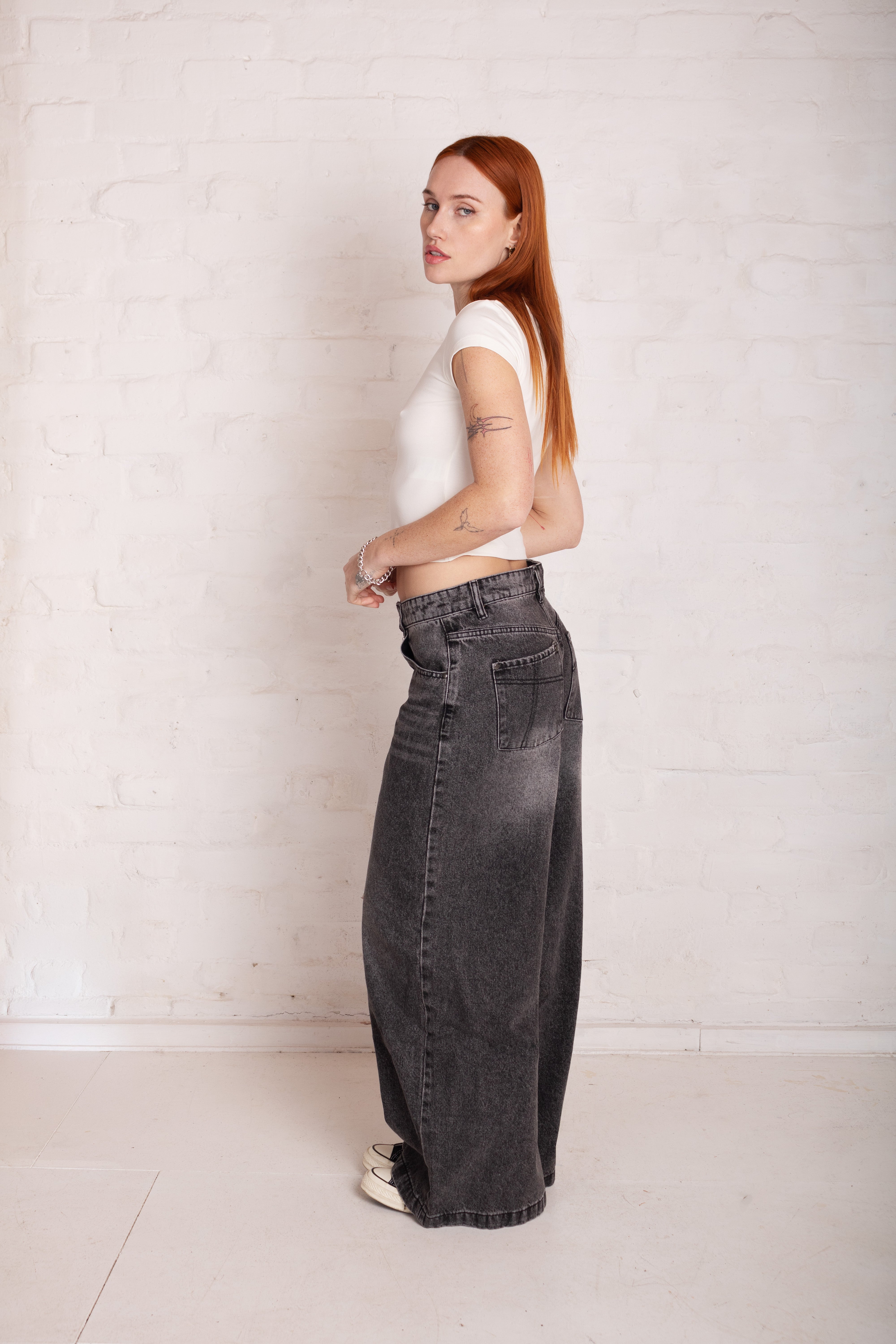Washed Grey Distressed Jeans for Women - High Waist Slim Fit Stretch Denim Pants - Perfect for Casual Wear, Street Style & Everyday Outfits