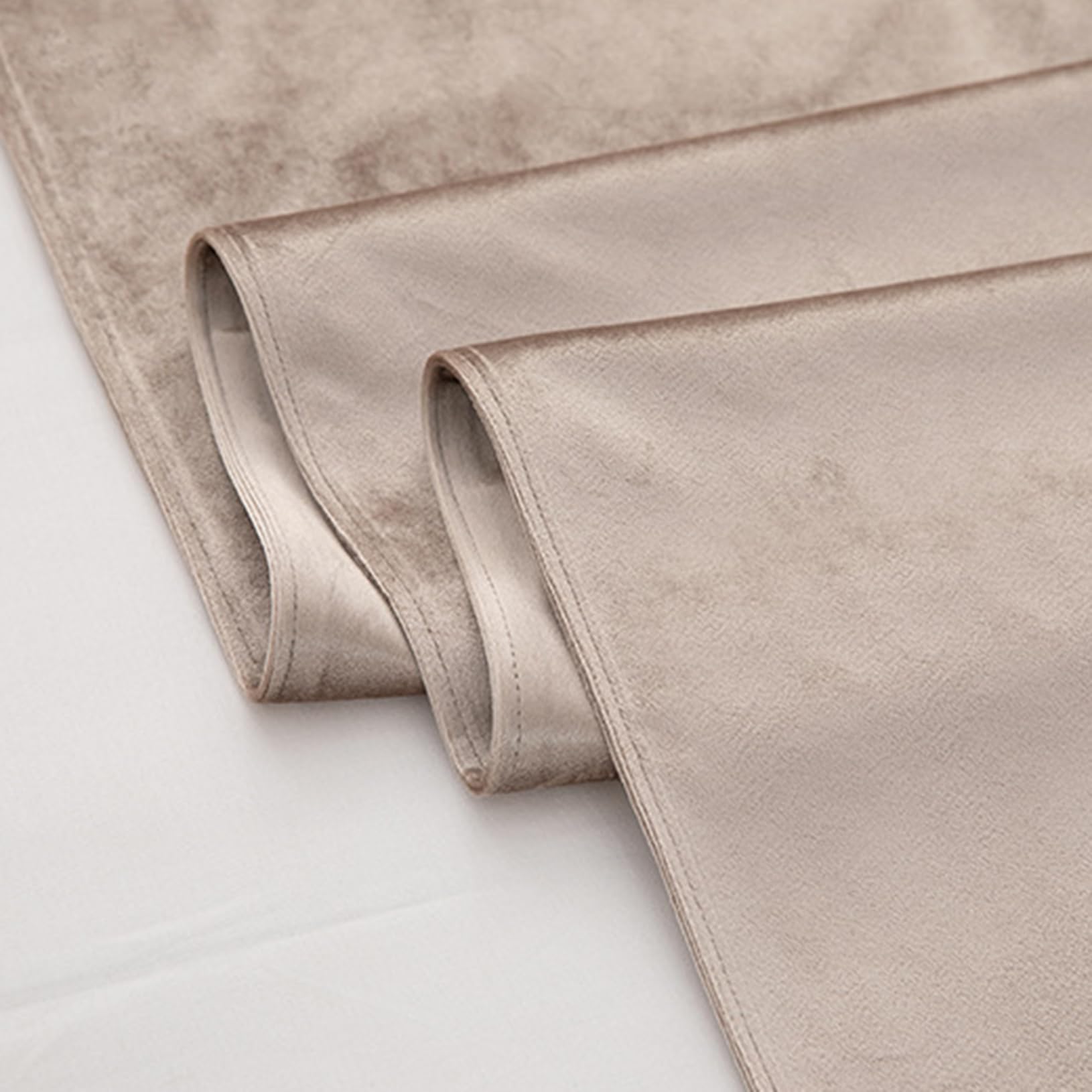 Luxury Velvet Bed Runner - Double-Sided Bed Scarf & Bed Cover Protector - Beige Bedspread for Queen Size Beds (45x210cm) - Perfect for Hotel Bedroom Decor & Home Bedding Protection