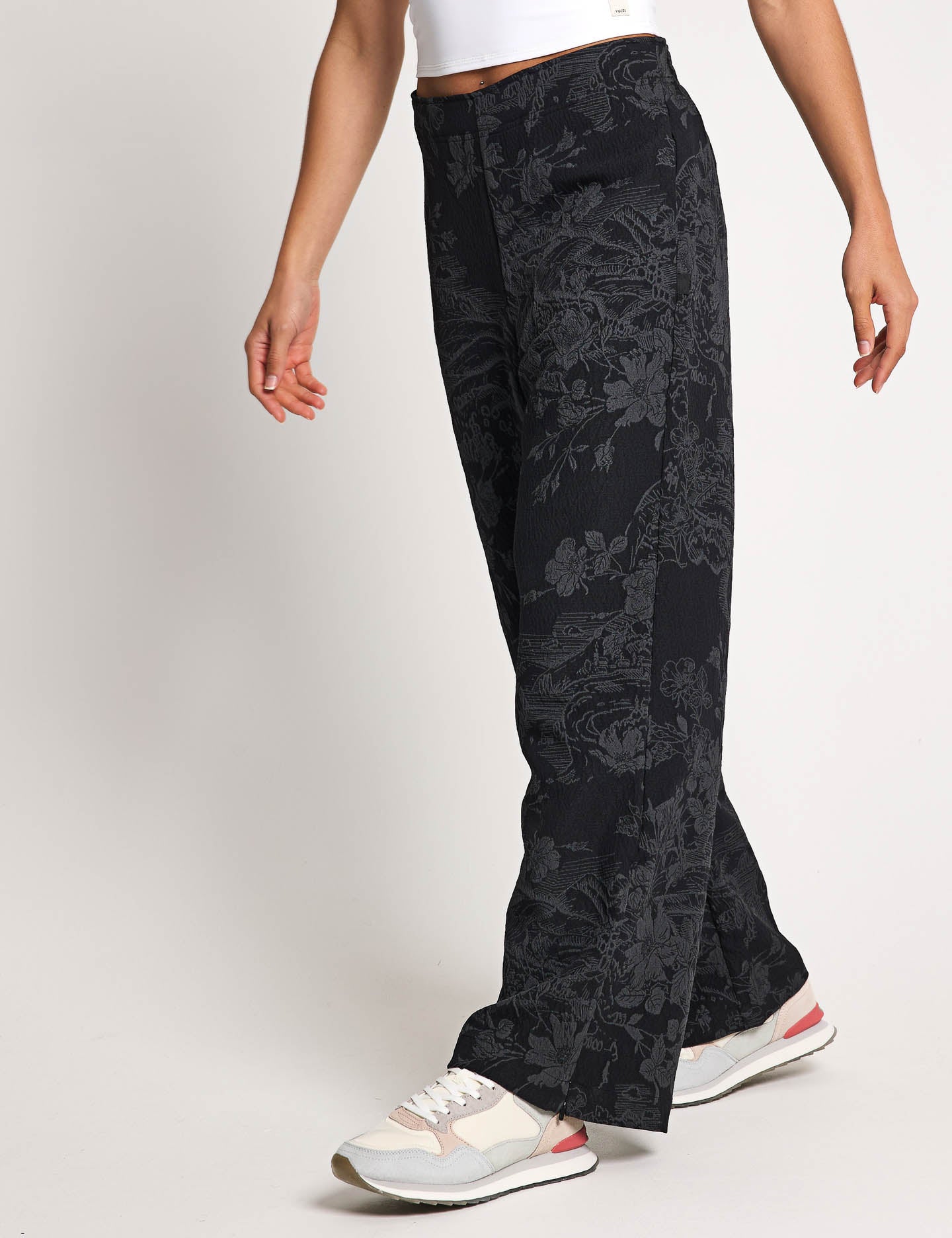 Premium Jacquard Track Pants for Men & Women - Breathable Sportswear Collection in Black/Anthracite - Perfect for Gym, Running & Casual Wear