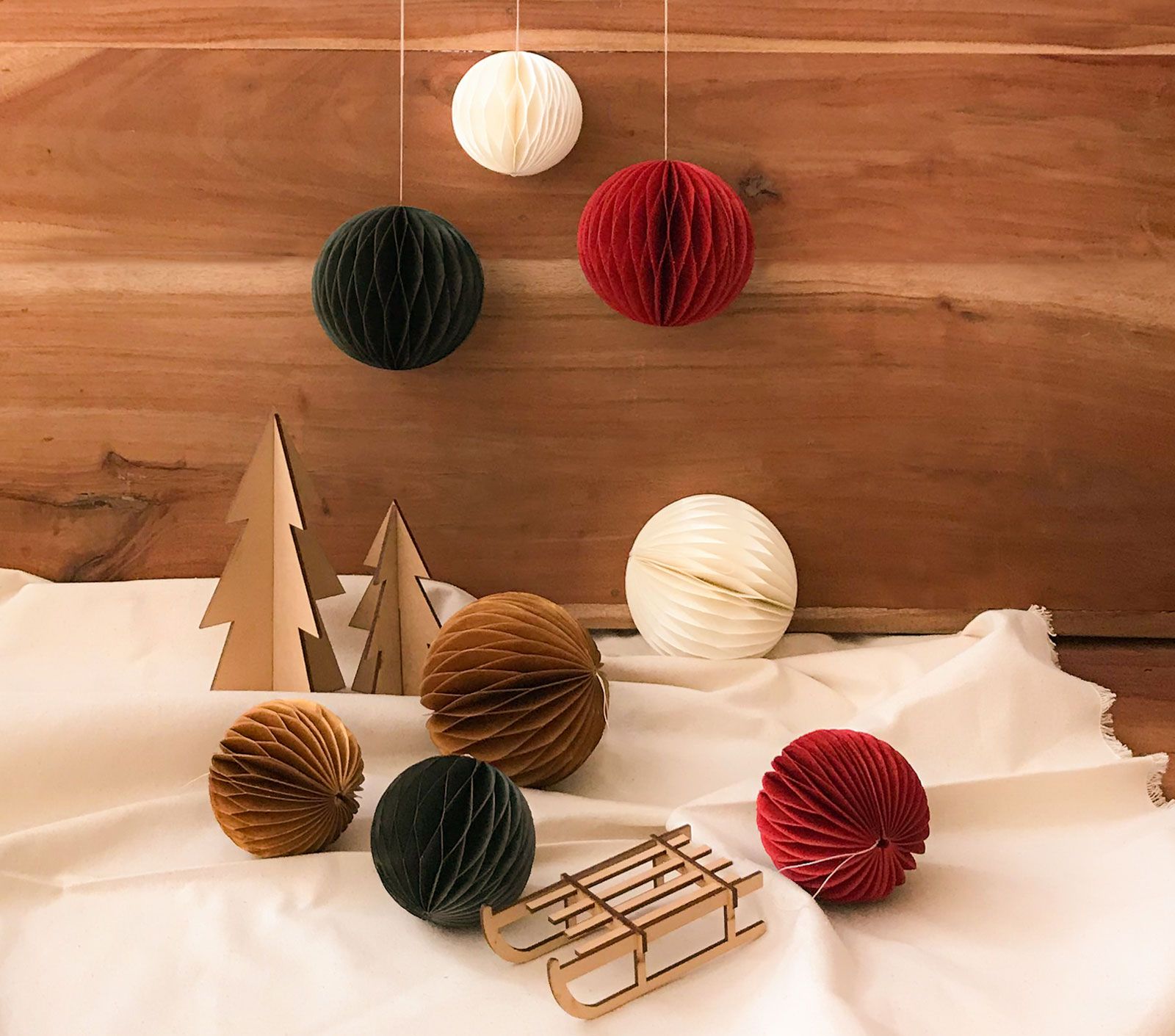 Kugel 01 - Premium German Christmas Ornament Ball for Holiday Tree Decorations | Perfect for Xmas, Home, Party & Festive Decor