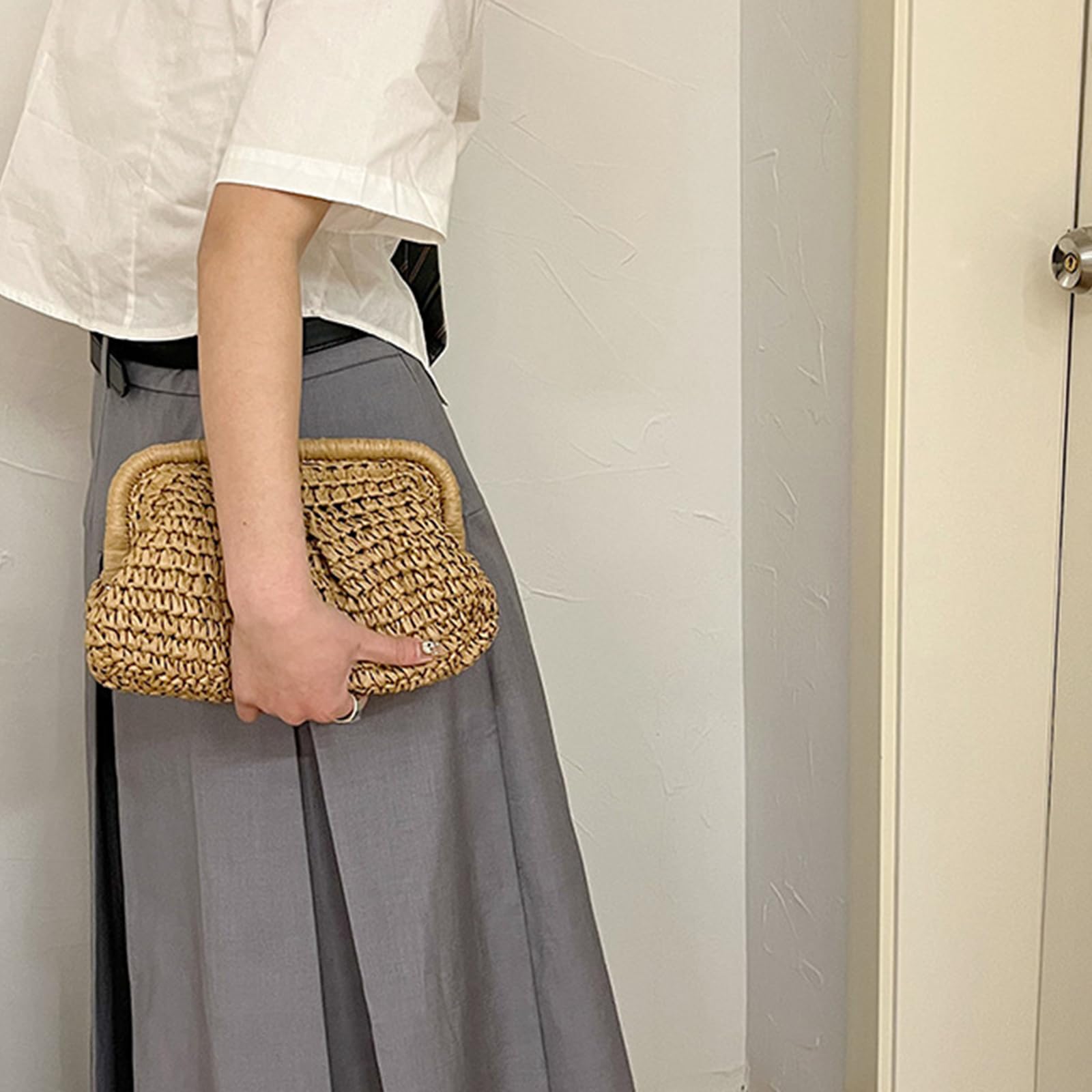 Stylish Straw Clutch Handbag with Chain Strap - Designer Woven Crossbody Shoulder Bag for Women | Perfect for Beach Parties, Summer Outings & Evening Events