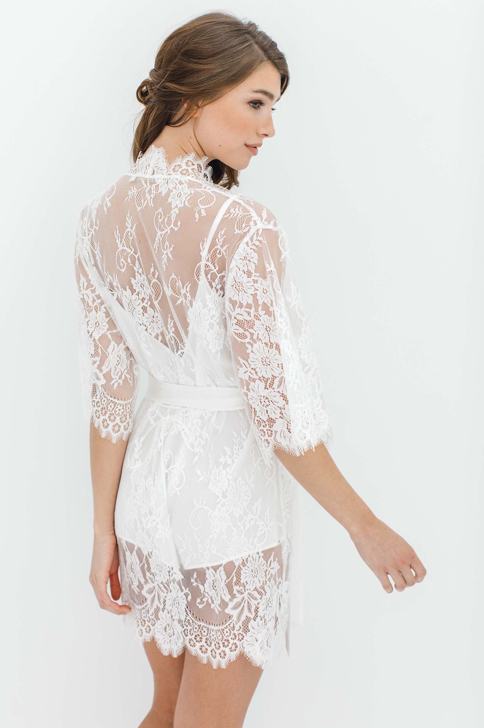 Ivory Swan Queen Lace Kimono Bridal Robe - Elegant Wedding Gown Cover-Up for Bridal Party & Photoshoots