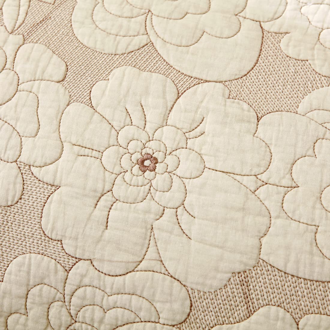 VCTOPS 3-Piece Bohemian Floral Embroidered Quilted Bedspread Set - Queen Size Farmhouse Style Beige Coverlet for Bedroom Decor, Perfect for Country Chic & Cozy Home Aesthetics