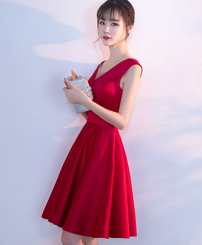 Elegant Burgundy Satin Short Prom Dress for Homecoming - Perfect for Dances, Parties & Special Occasions