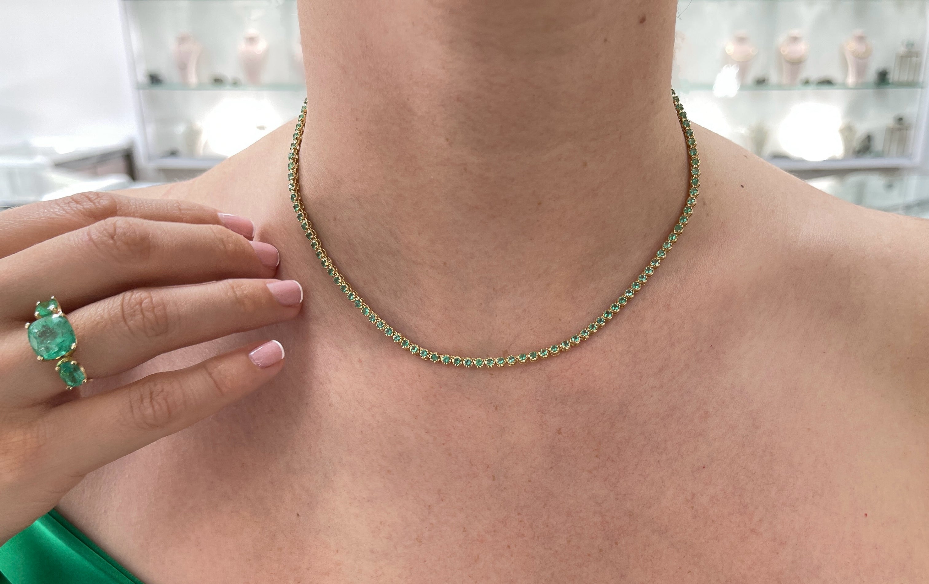 Trendy 14K Gold Green Emerald Round Prong Tennis Necklace - 16 Inch Elegant Jewelry for Women, Perfect for Weddings, Parties & Special Occasions