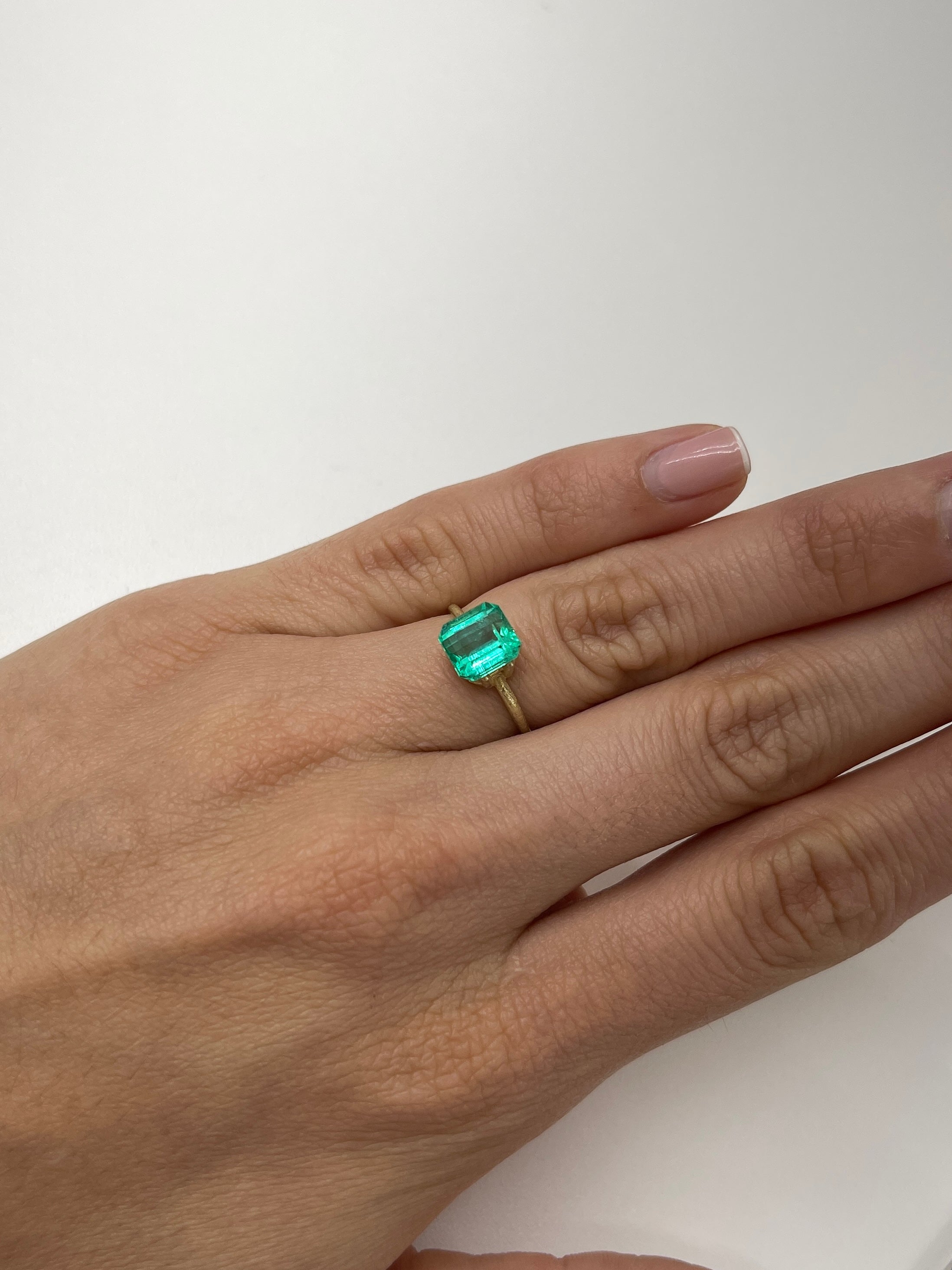 2.36 Carat Natural Colombian Loose Emerald Gemstone - Asscher Cut for Jewelry Making, Engagement Rings & Luxury Gifts