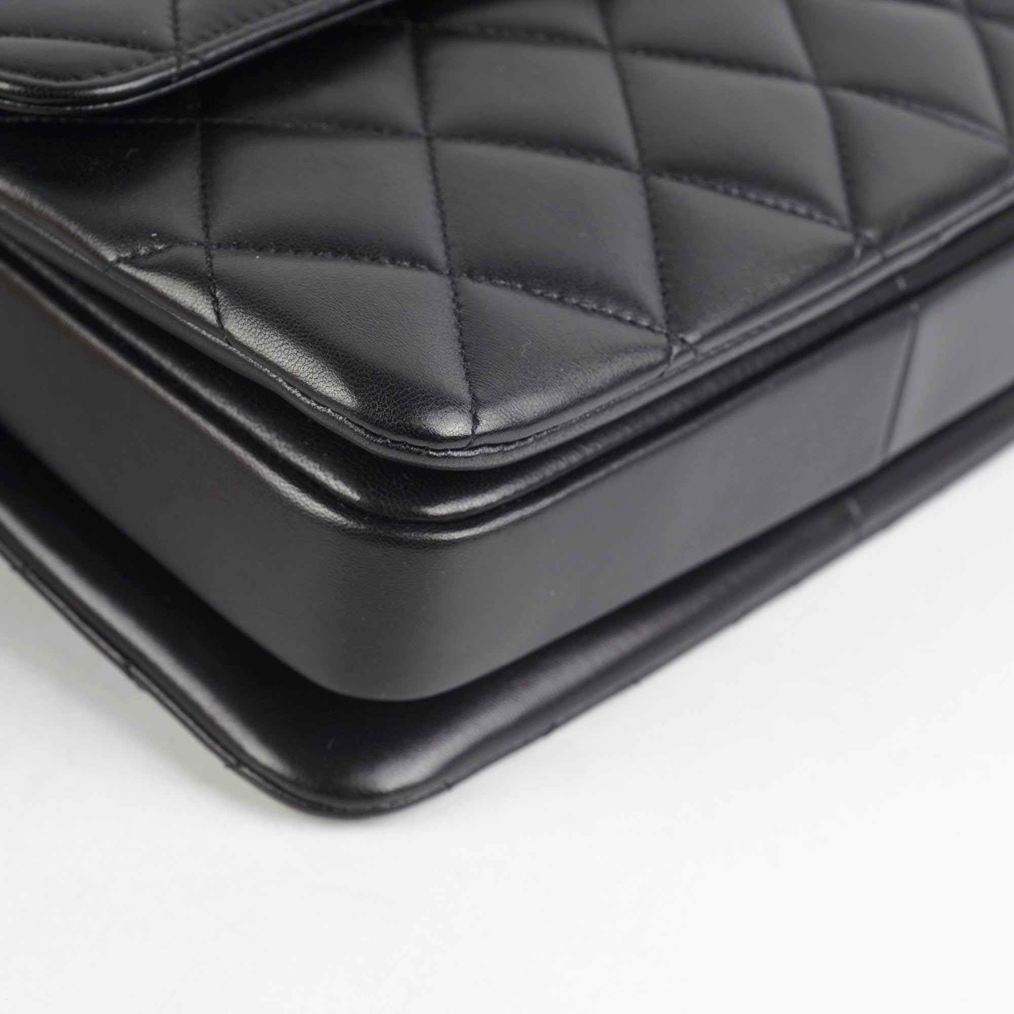 Chanel Trendy CC Black Microchip Leather Wallet on Chain - Luxury Crossbody Bag for Women, Perfect for Evening Parties & Date Nights