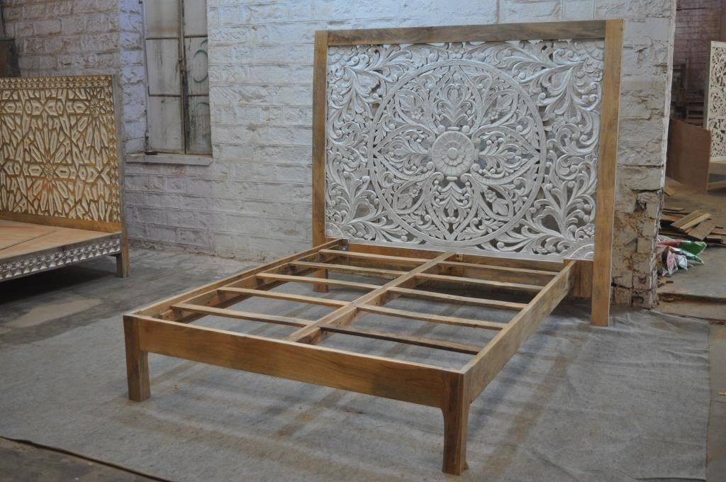 Premium Dynasty Queen Bed Frame with Natural Wood Finish & Whitewash - Perfect for Modern Bedrooms, Guest Rooms, and Cozy Home Decor