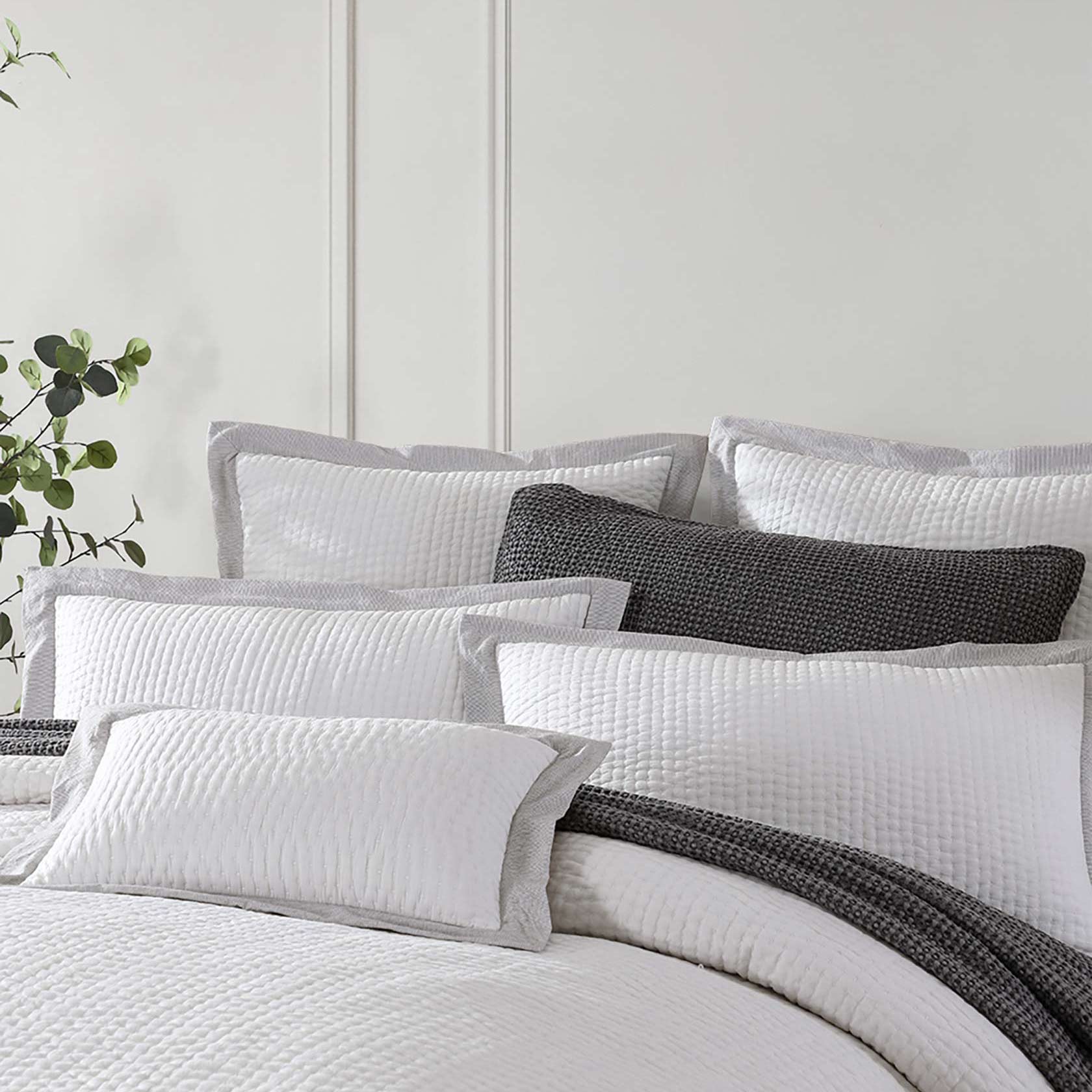 Premium Felix Charcoal Quilt Cover Set - Soft & Breathable Bedding Set - King/Queen Size - Luxury Bedroom Decor for Modern Homes - Perfect for Master Bedrooms, Guest Rooms & Airbnb Stays