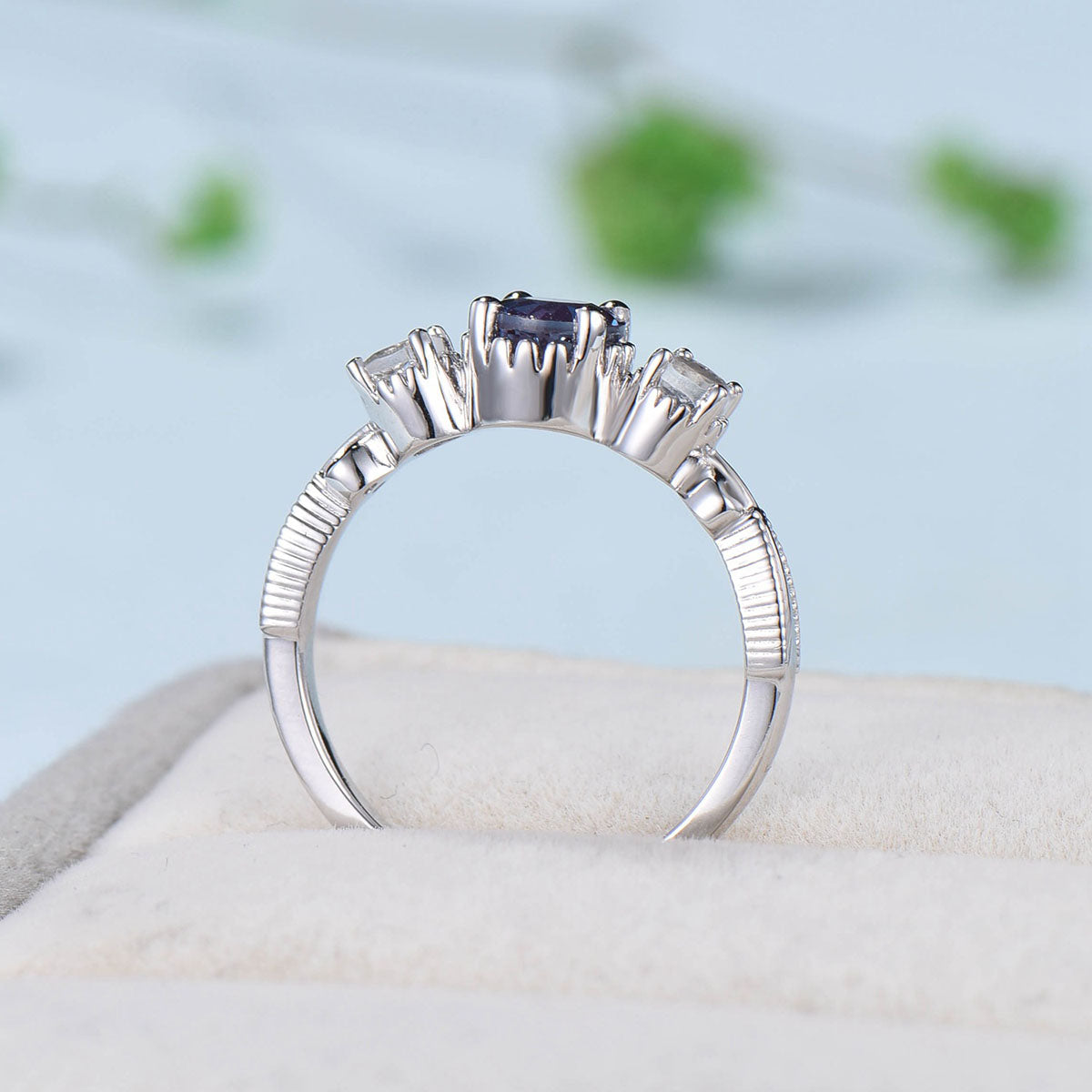Vintage Alexandrite Engagement Ring for Women - Round Three Stone Moonstone Ring in Rose Gold - Unique Wedding & Promise Ring - Perfect for Anniversaries, Proposals & Special Occasions