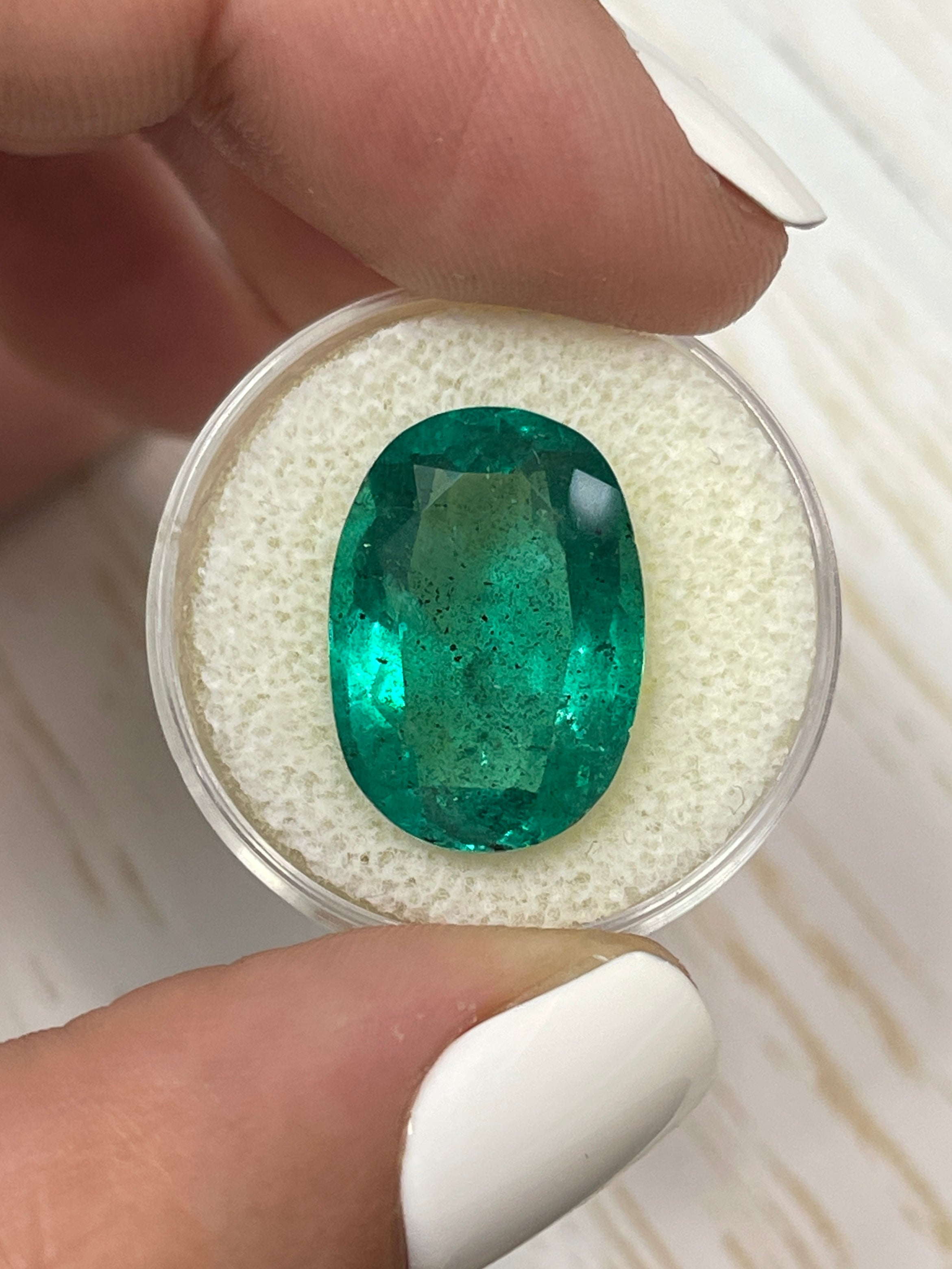 12.42 Carat Natural Colombian Emerald Gemstone - Oval Cut 18x13mm Loose Green Emerald for Jewelry Making, Engagement Rings & Collector's Gems