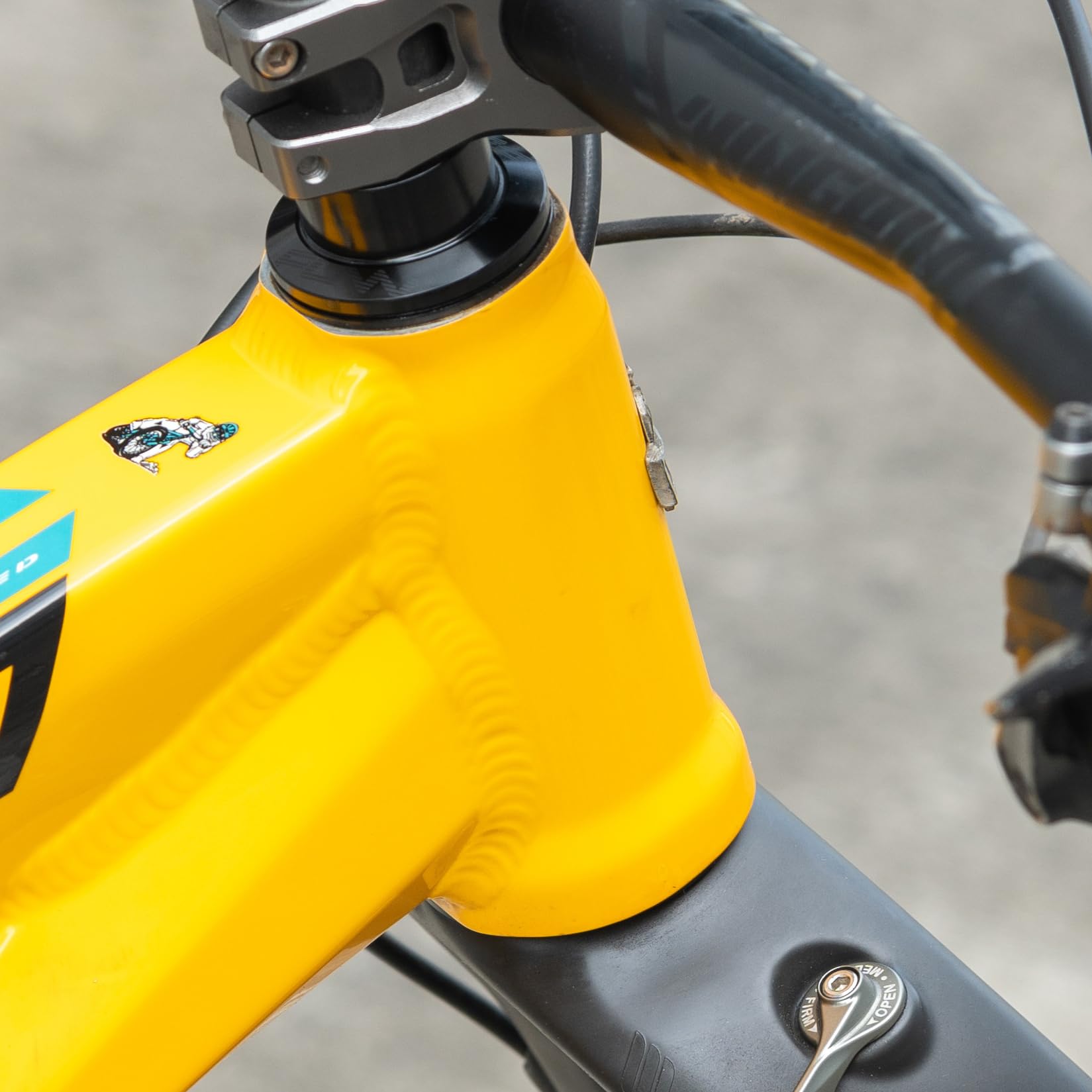Premium FUNN Downhill Lower Headset with Angular Contact Bearings - High-Performance Steering System for Mountain Bikes, BMX, Road & Gravel Bikes | Ideal for Downhill Racing, Trail Riding & Off-Road Adventures