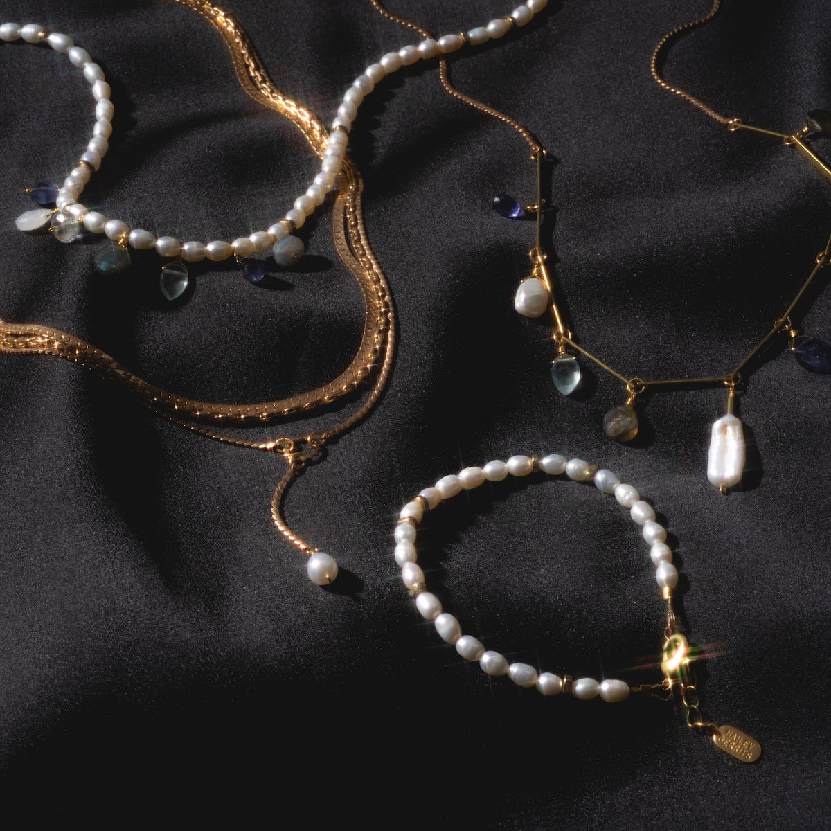 XL Oso Pearl Bracelet - Elegant & Stylish Pearl Jewelry for Women, Perfect for Weddings, Parties & Everyday Wear