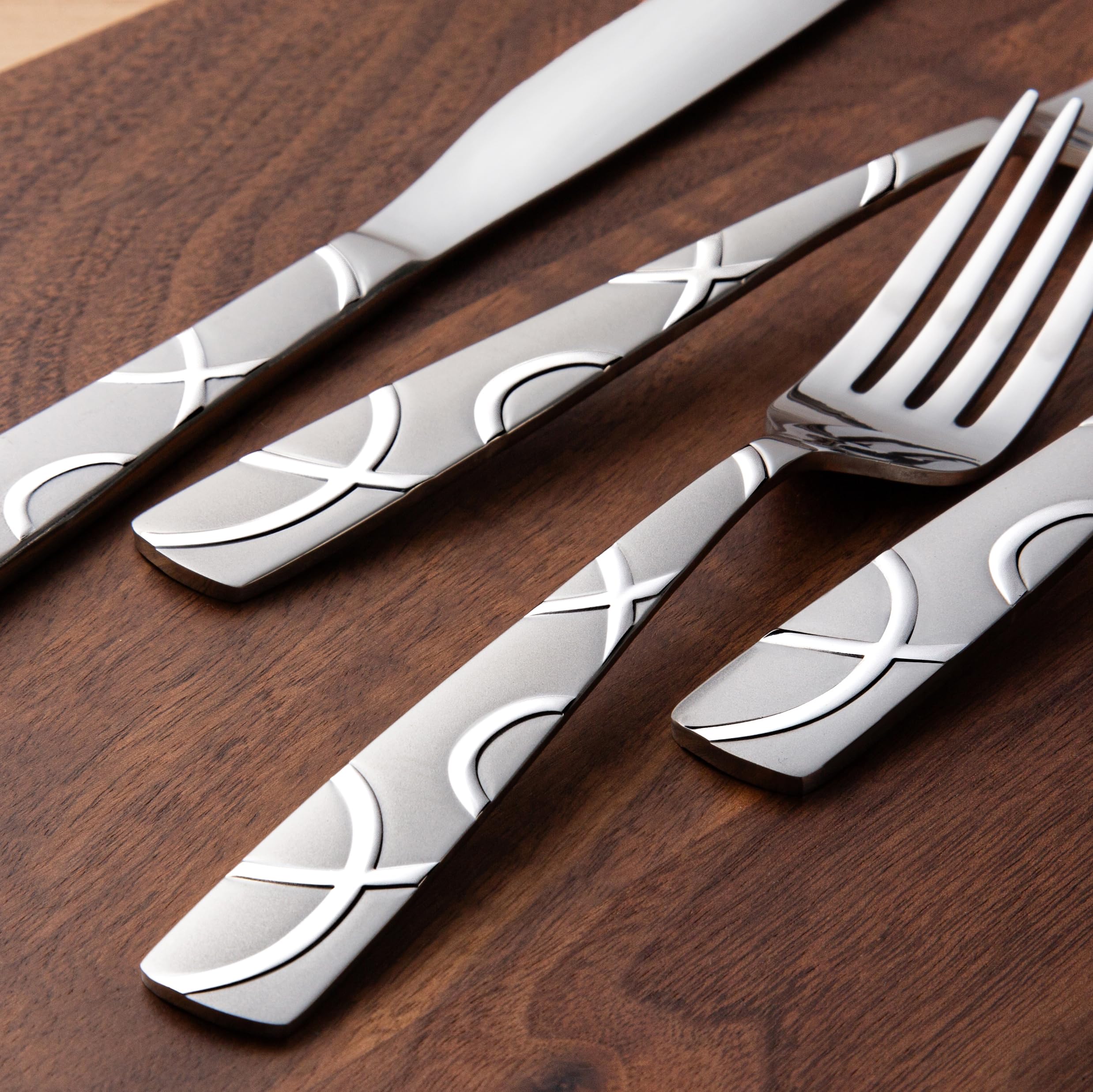 Premium HIKAA 20-Piece Stainless Steel Silverware Set for 4 - Mirror Polished Flatware Set with Spoons, Forks & Knives - Elegant Dining Utensils for Restaurants, Dinner Parties & Everyday Use