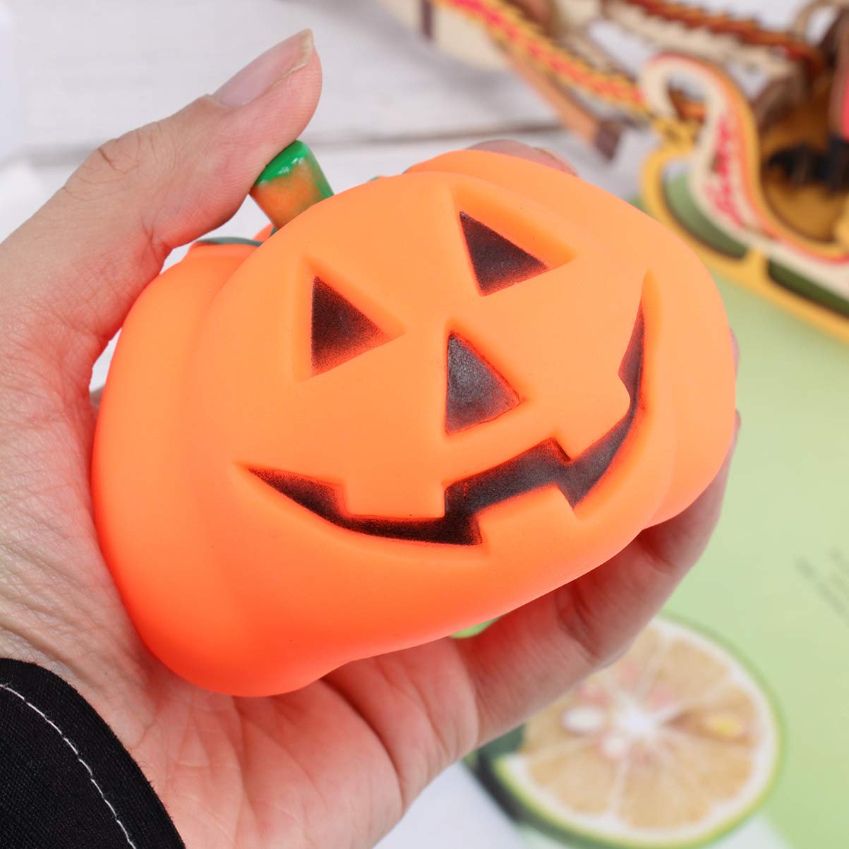 Baluue 2pcs Squeaky Dog Toys - Cartoon Pumpkin Teething Toys for Puppies, Halloween Pet Decor, Plush Molar Chew Toys for Dining Table Decoration and Puppy Playtime