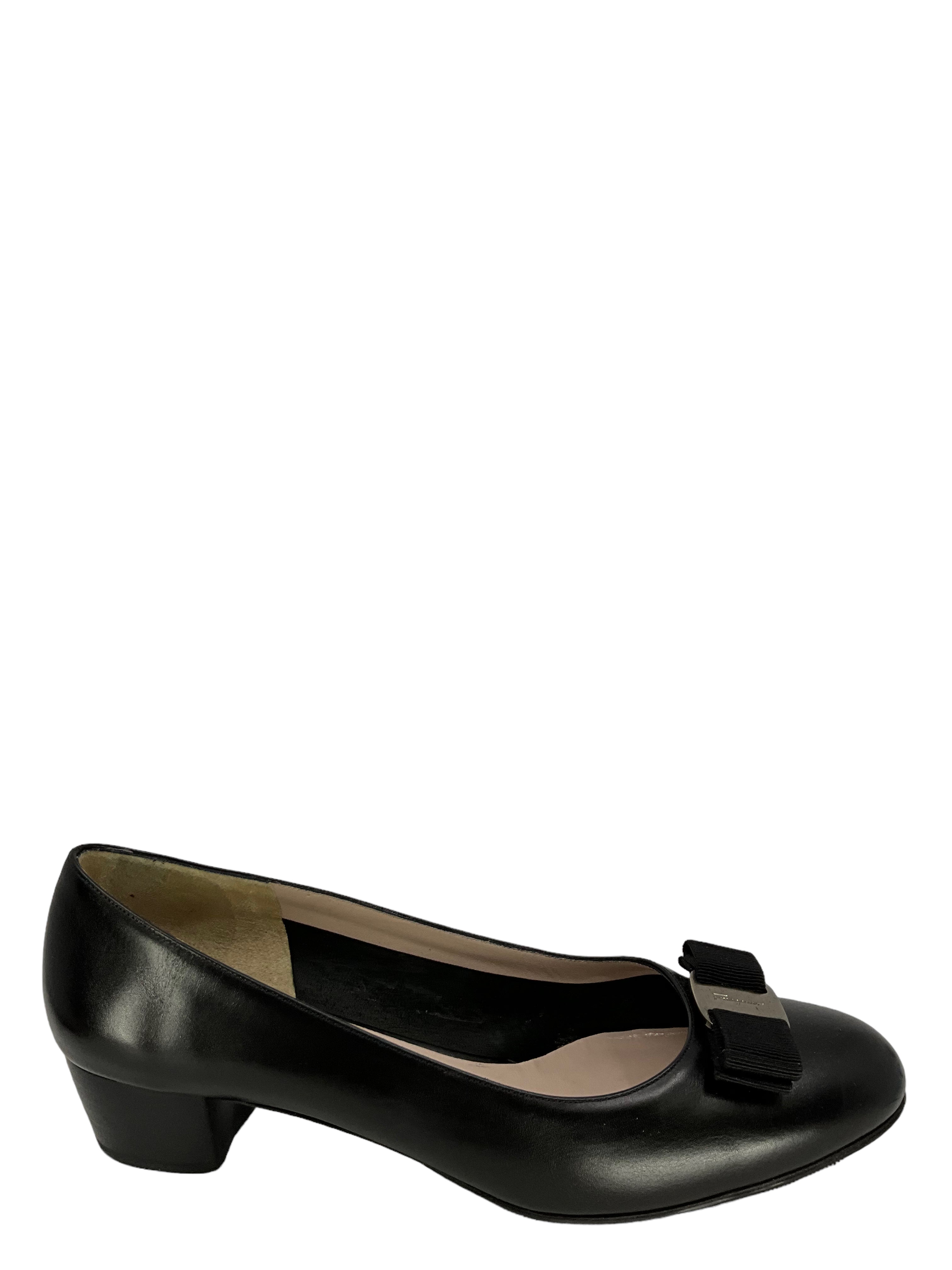Salvatore Ferragamo Women's Black Leather Bow Pumps Size 9.5 - Elegant Dress Shoes for Work, Party & Formal Occasions