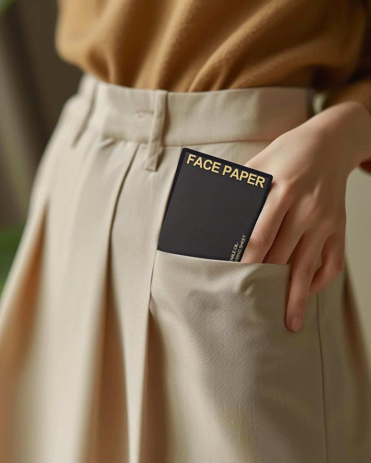 300PCS Oil Absorbing Sheets for Face - Natural Blotting Paper for Oily Skin, with Built-In Mirror & Powder Puff - Perfect for On-the-Go Shine Control at Work, Gym or Travel (Men & Women)