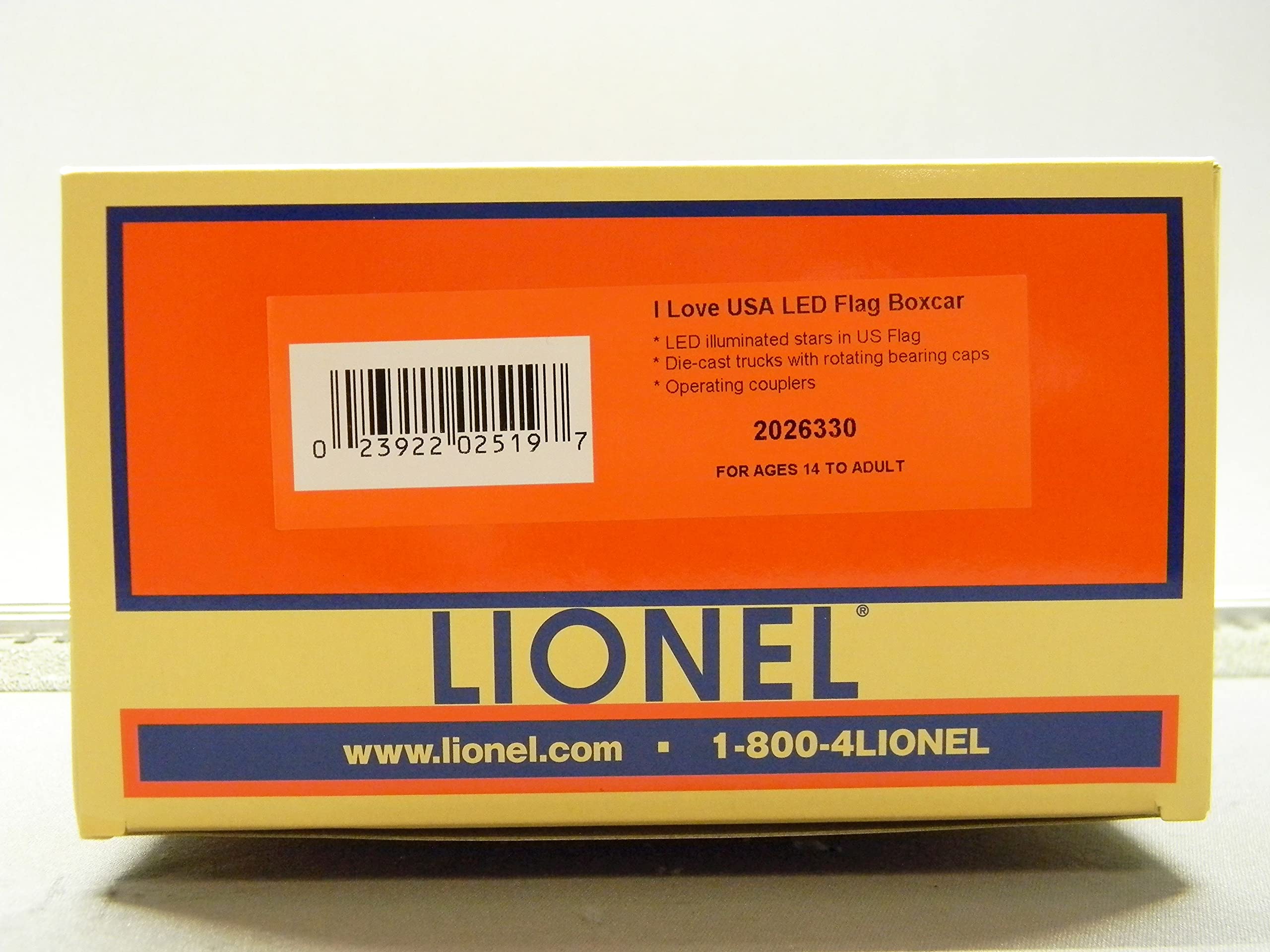 Lionel I Love USA LED Flag 60' BOXCAR - American Patriotic Model Train Car with LED Lights for Holiday Decorations & Railroad Displays