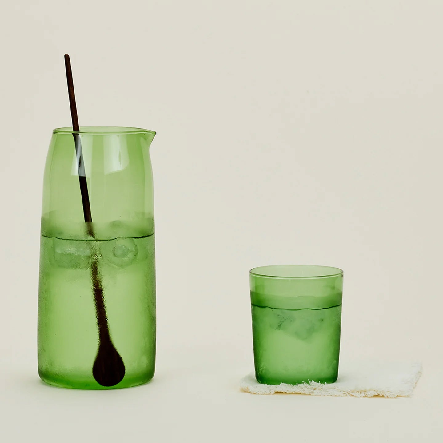 Premium Glass Pitcher with Handle - 64oz BPA-Free Pitcher for Iced Tea, Lemonade & Cold Brew - Elegant Green Pitcher for Kitchen, Dining & Entertaining
