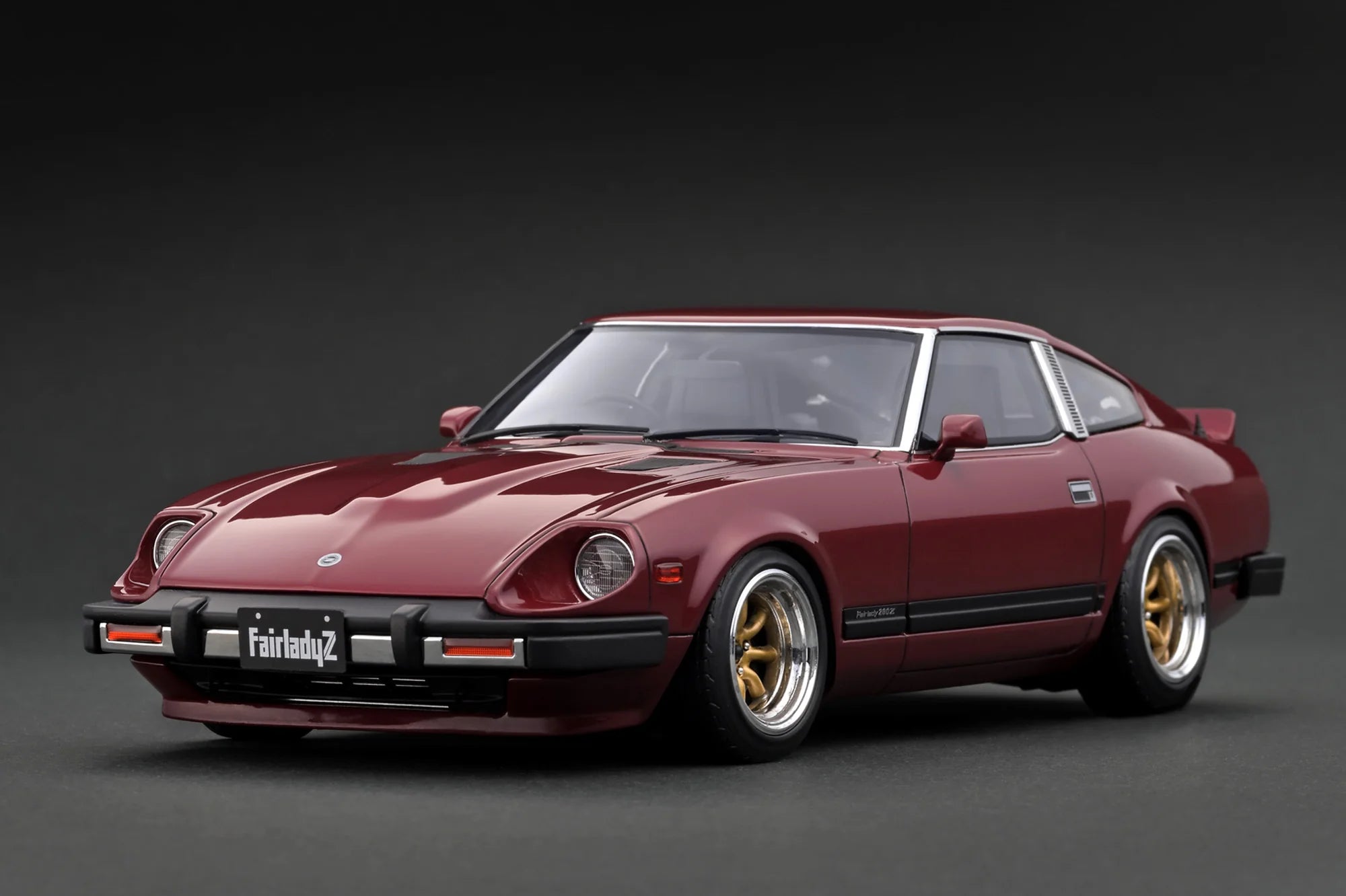 1:18 Scale Nissan Fairlady Z (S130) Red Diecast Model Car - Collectible Sports Car Replica for Display, Gifts & Racing Enthusiasts