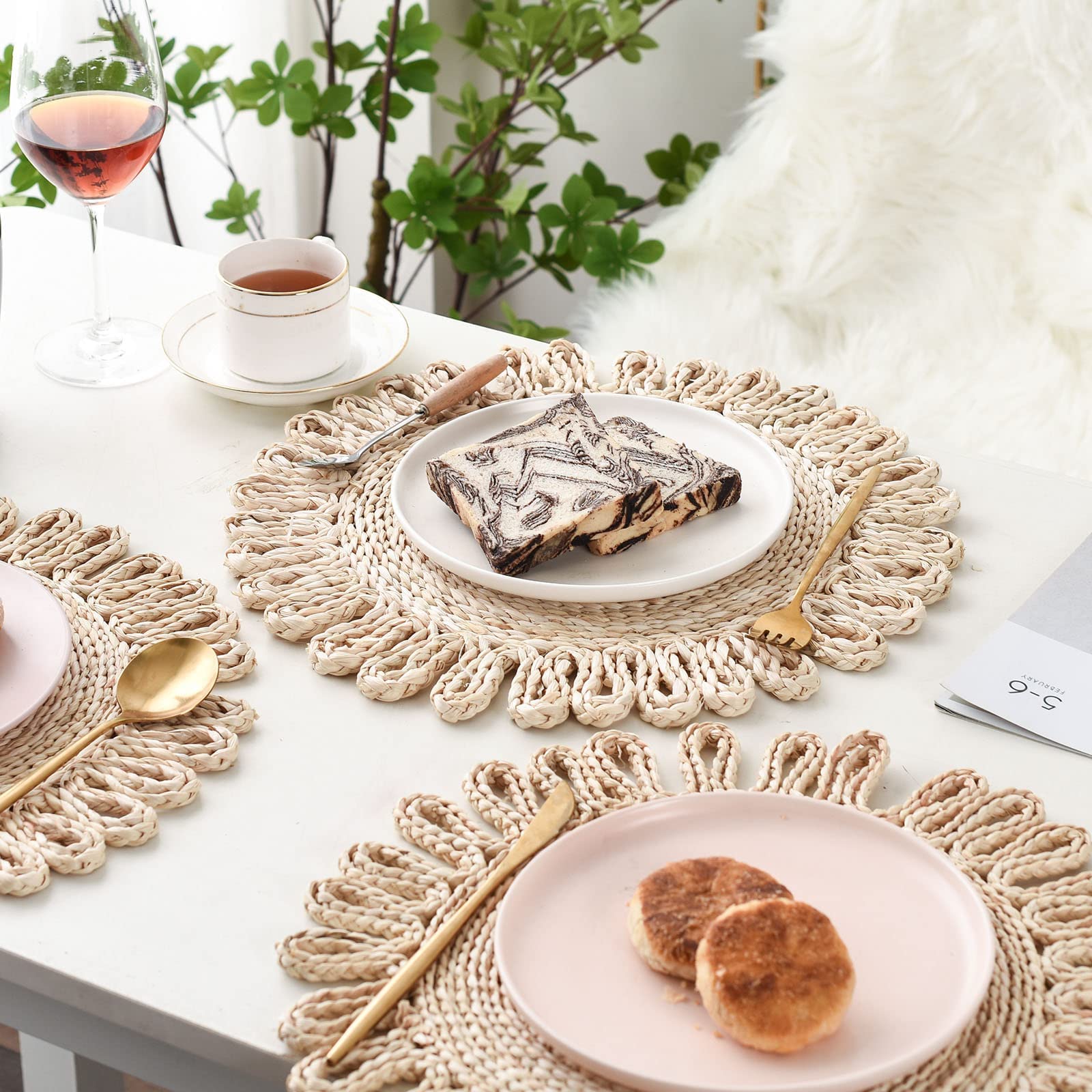 IcosaMro Round Woven Placemats Set of 4 - 11 Inch Natural Rattan Charger Plates, Boho Wicker Table Mats for Dining & Kitchen Decor - Perfect for Christmas Holiday Dinner Parties and Everyday Use