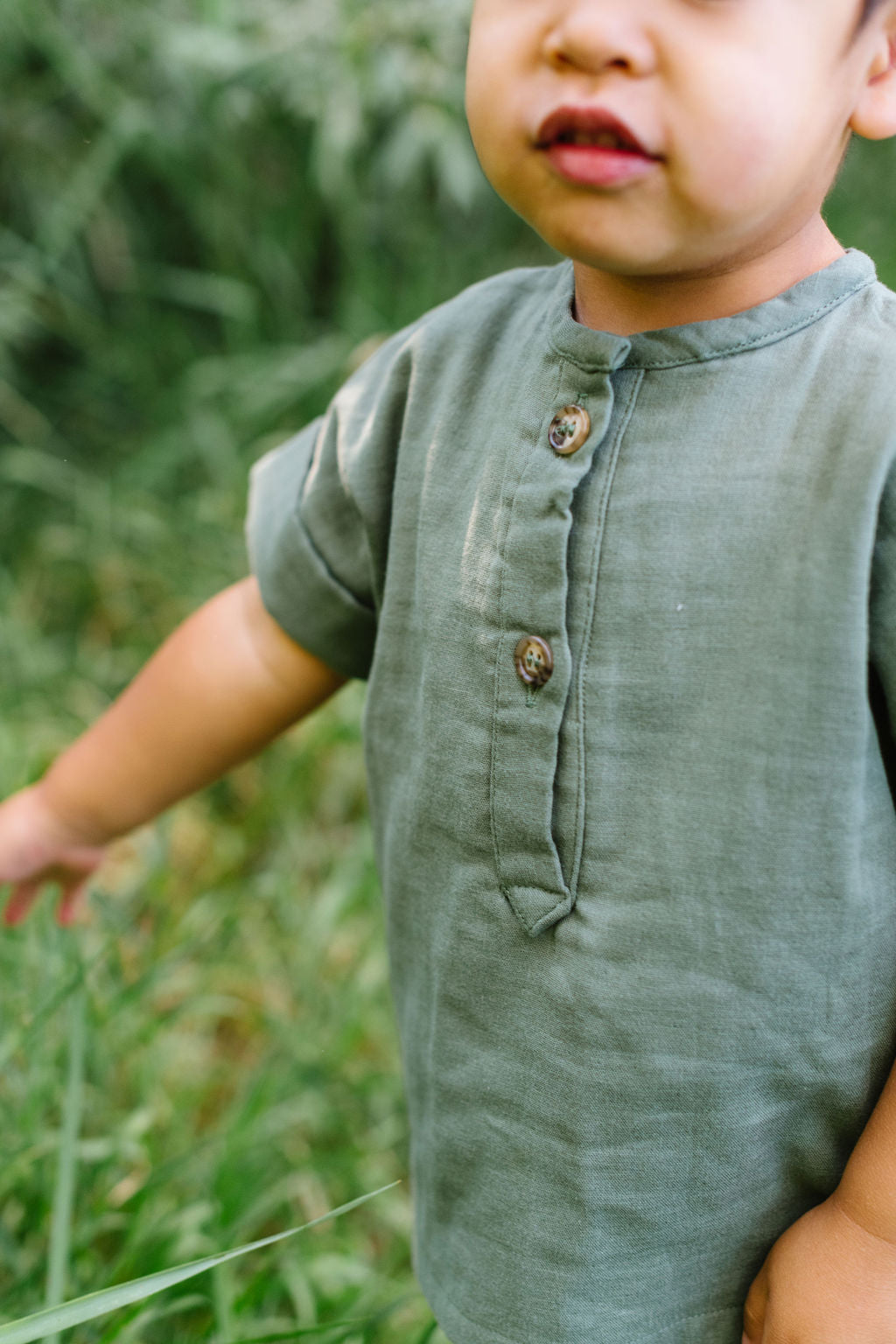 Women's Popover Shirt in Fern Green - Lightweight Gauze Button Down Top for Casual Wear & Summer Outfits