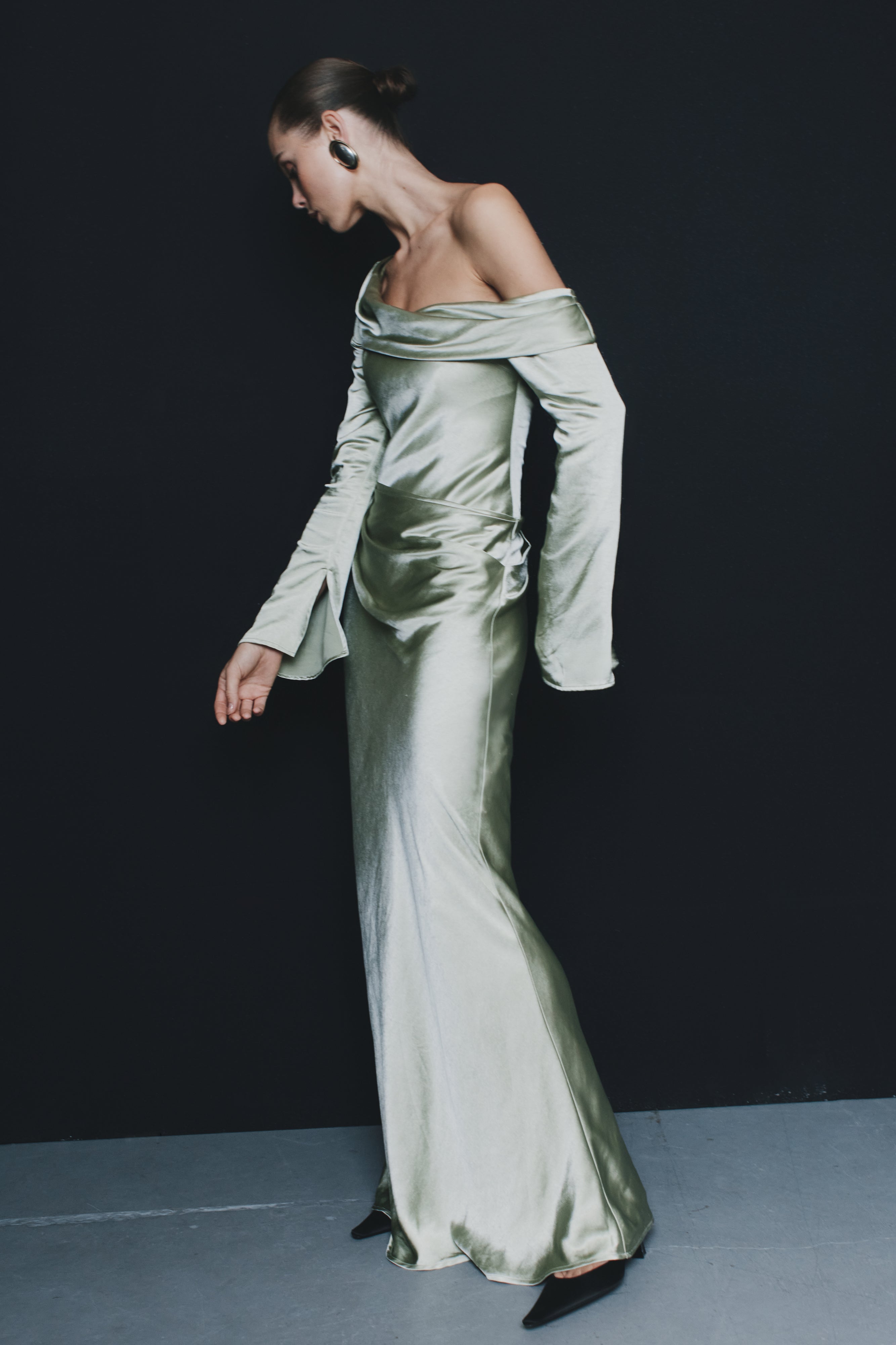 Elegant Sage Green Long Sleeve Satin Maxi Dress for Women | Flowy Formal Evening Gown | Perfect for Weddings, Parties & Special Occasions