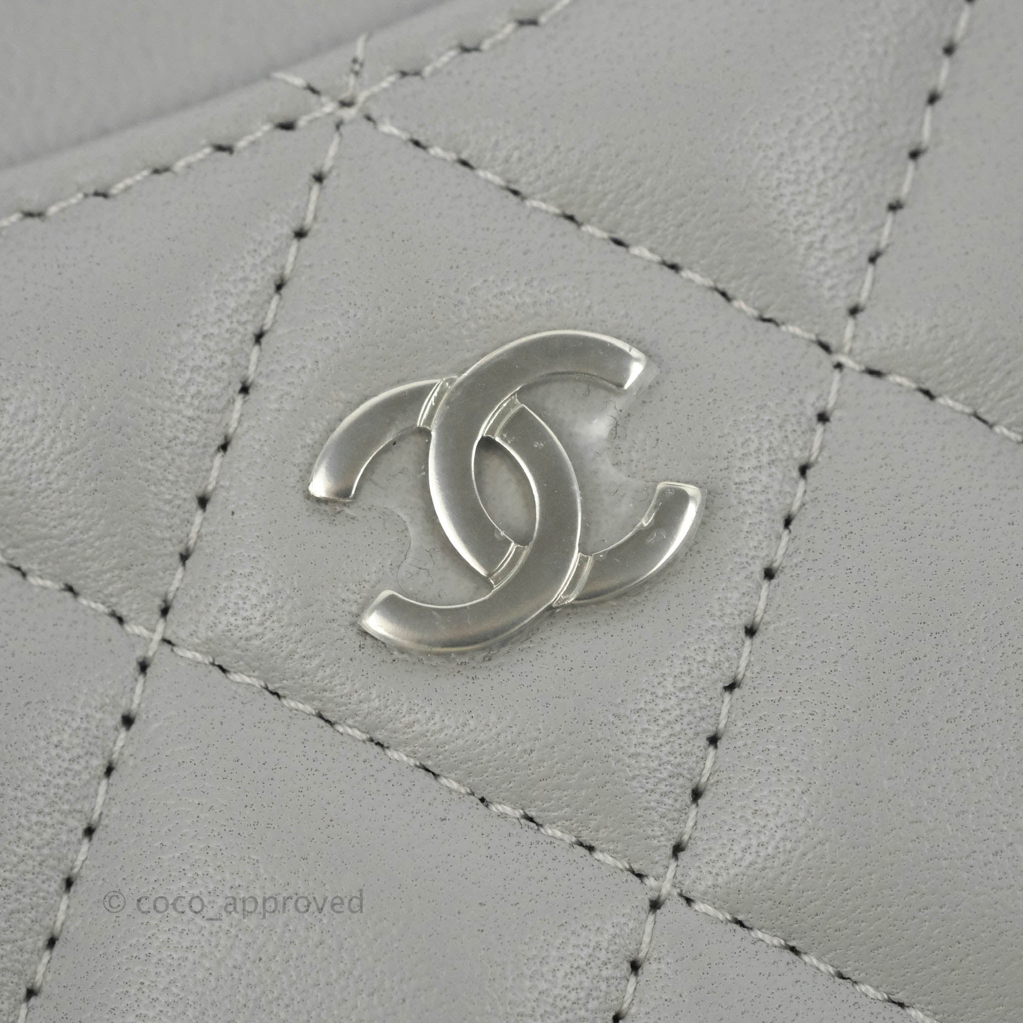 Chanel Classic Flat Card Holder in Grey Lambskin with Silver Hardware - Luxury Compact Wallet for Everyday Use & Travel
