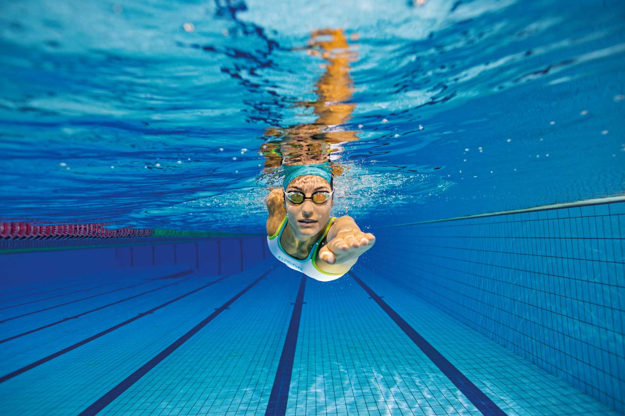 ARENA Unisex Adult Cobra Swipe Anti-Fog Racing Swim Goggles - Polycarbonate Mirror/Non-Mirror Lens, Hydrodynamic Design - Perfect for Competitive Swimming, Triathlons & Pool Training