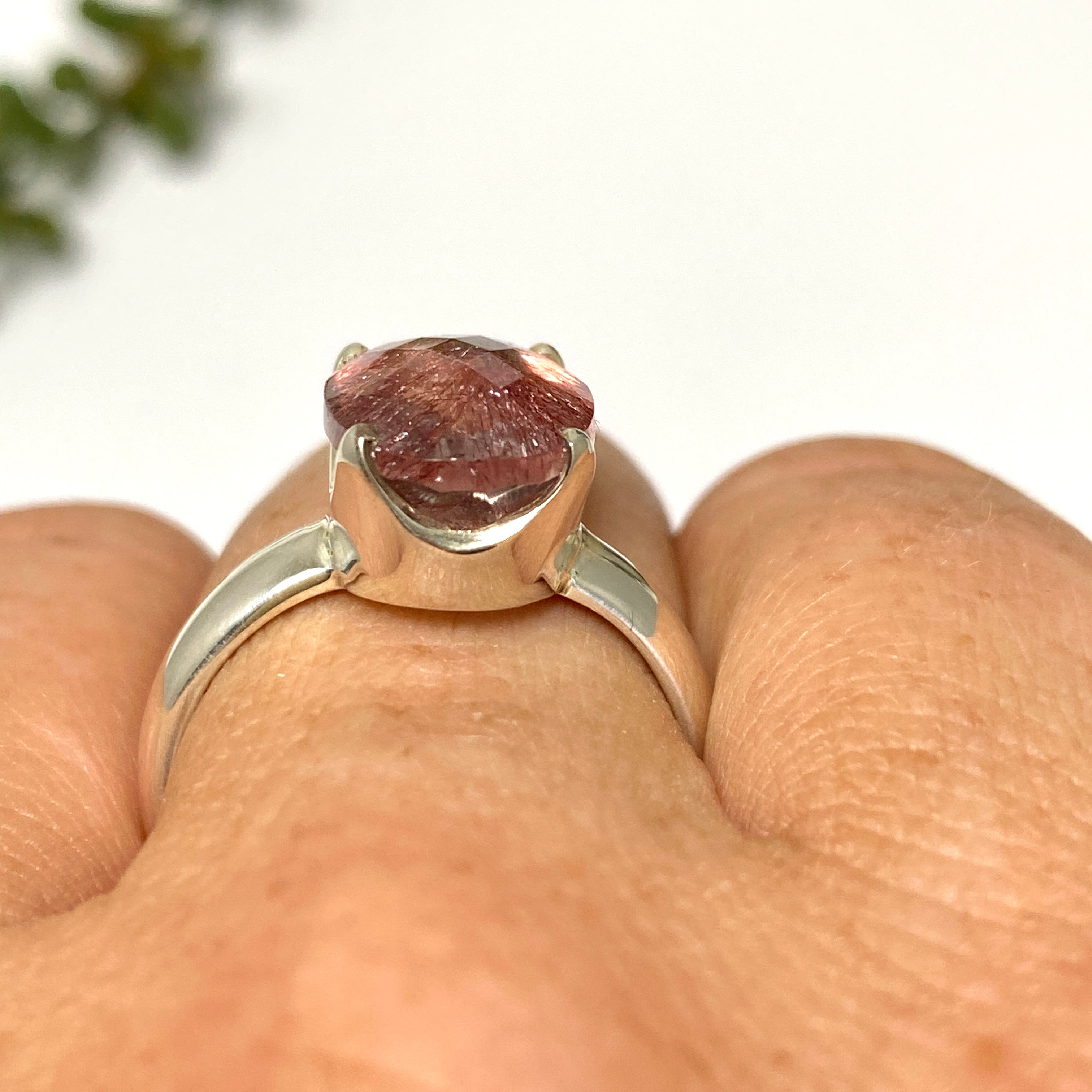 Inclusion Quartz Oval Checkerboard Faceted Ring Size 9 - Elegant Crystal Jewelry for Women, Perfect for Weddings, Parties & Everyday Wear PRGJ678
