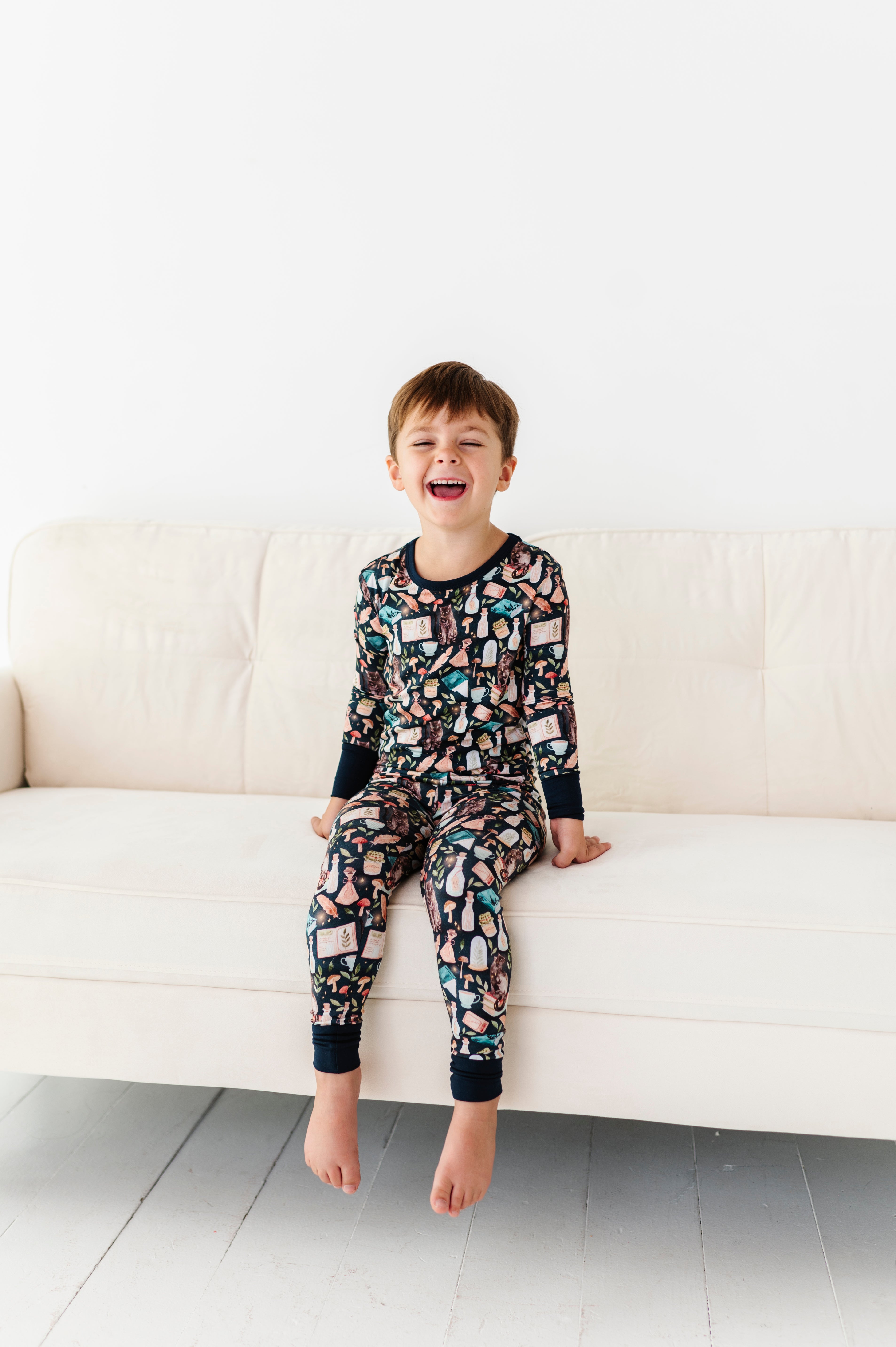 Botanicat Women's Two-Piece Pajama Set - Soft Floral Print Sleepwear for Cozy Nights & Relaxing at Home