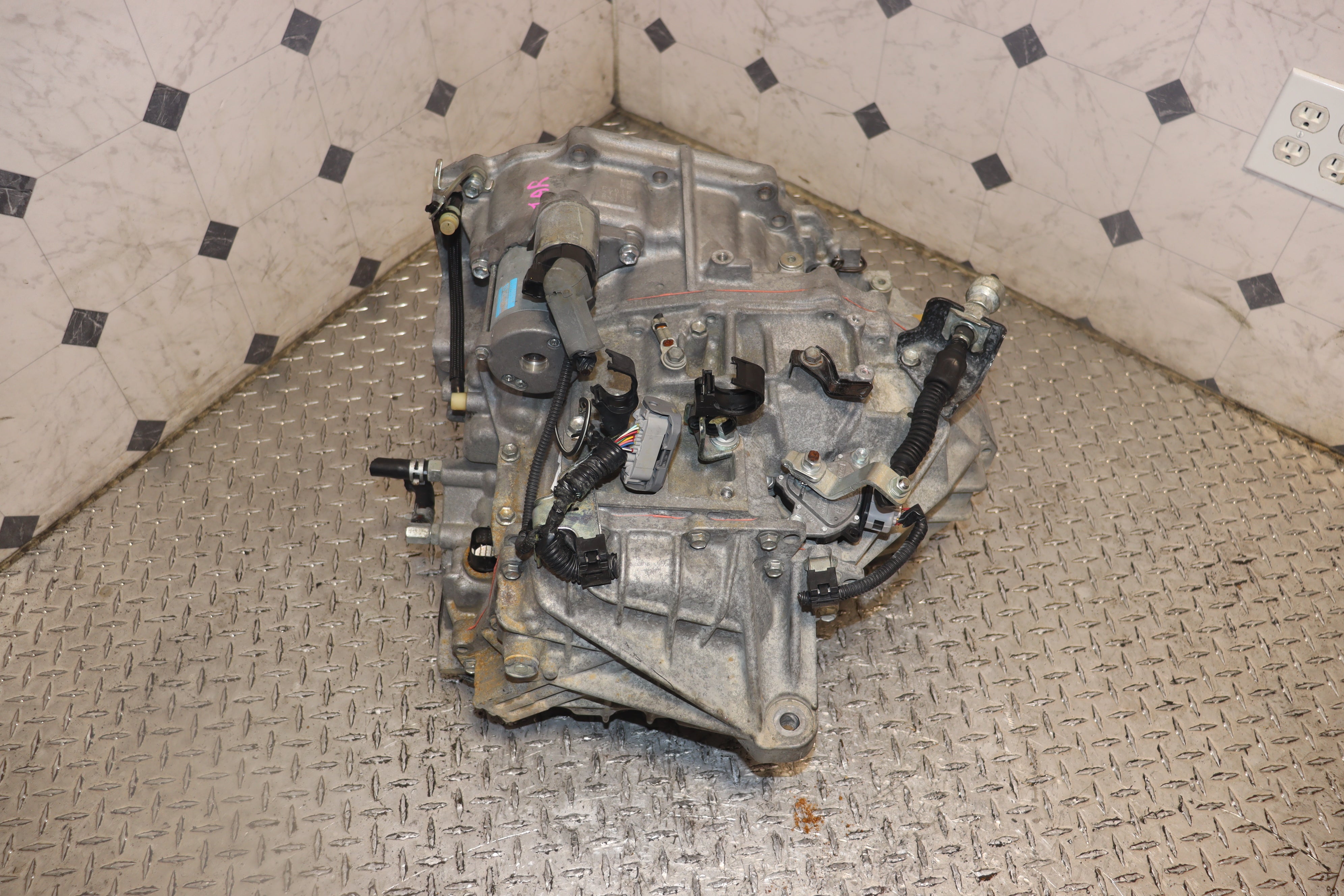 JDM 1AR-FE FWD Transmission for 2009-2016 Toyota Highlander & Venza - Smooth Gear Shifting & Reliable Performance for Daily Commute & Road Trips