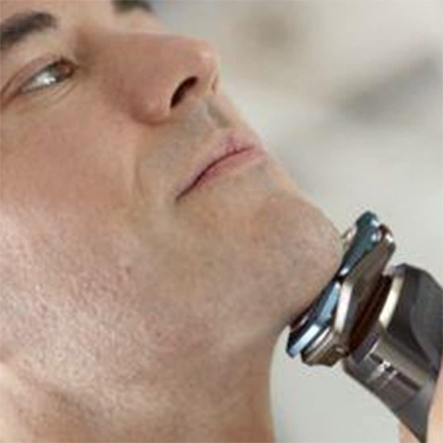 Philips S7783/63 Series 7000 Men's Electric Shaver - Rechargeable Wet & Dry Cordless Razor with ComfortCut Blades, Silver - Perfect for Travel, Home & Office Use