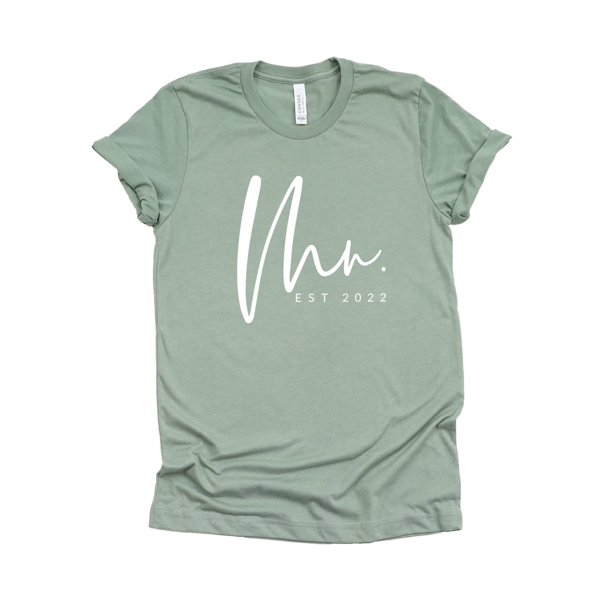 Custom Mr & Mrs Shirts for Couples - Cute Bride Gift, Just Married T-Shirt, Engagement & Honeymoon Apparel - Unisex Cotton Tee with Script Design for Wedding Parties, Bridal Showers & Romantic Getaways