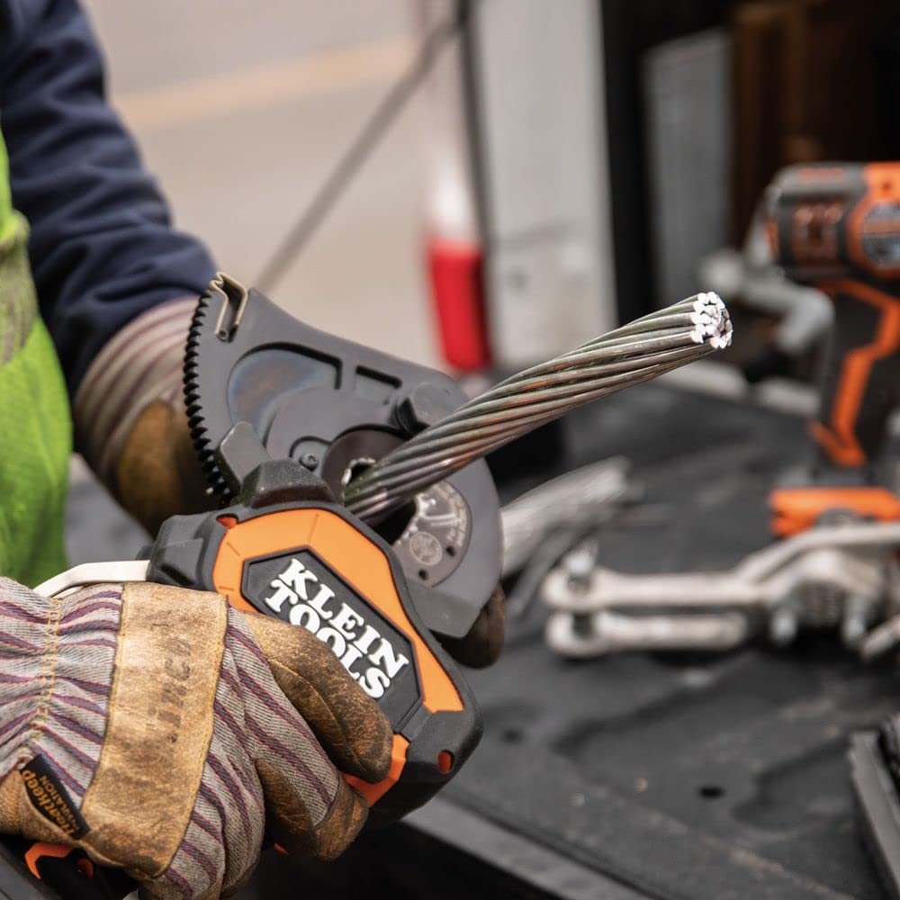 Klein Tools BAT20GD14H Battery-Powered Gear Cable Cutter Kit with DeWalt 20V 4Ah Battery - Professional Electrical Tool for Electricians, Contractors & DIY Projects