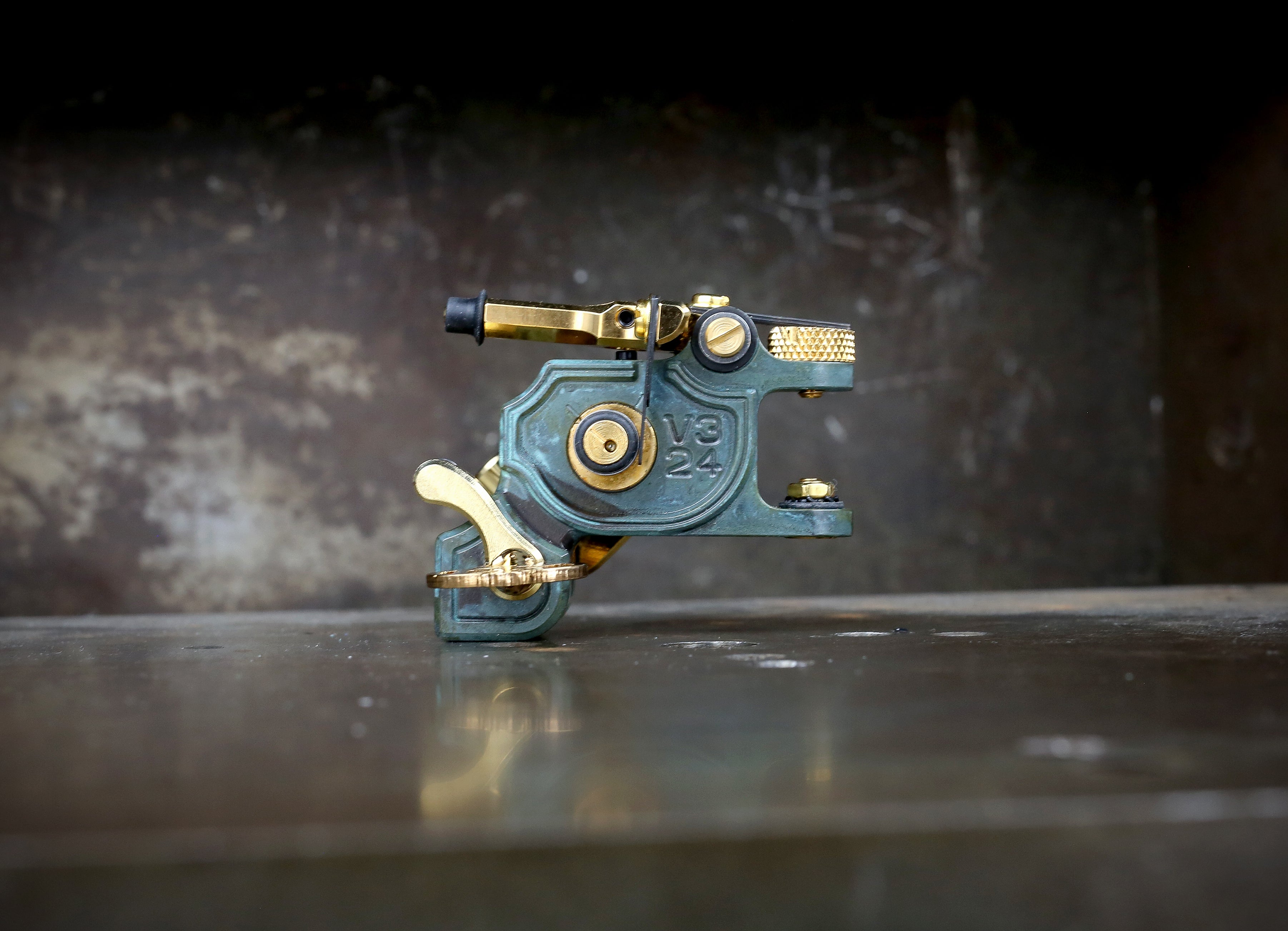 Dan Kubin V3/24 Sidewinder Verdigris x Gold RCA Cable - High-Quality Audio Connector for Home Theater, Studio Recording & DJ Equipment