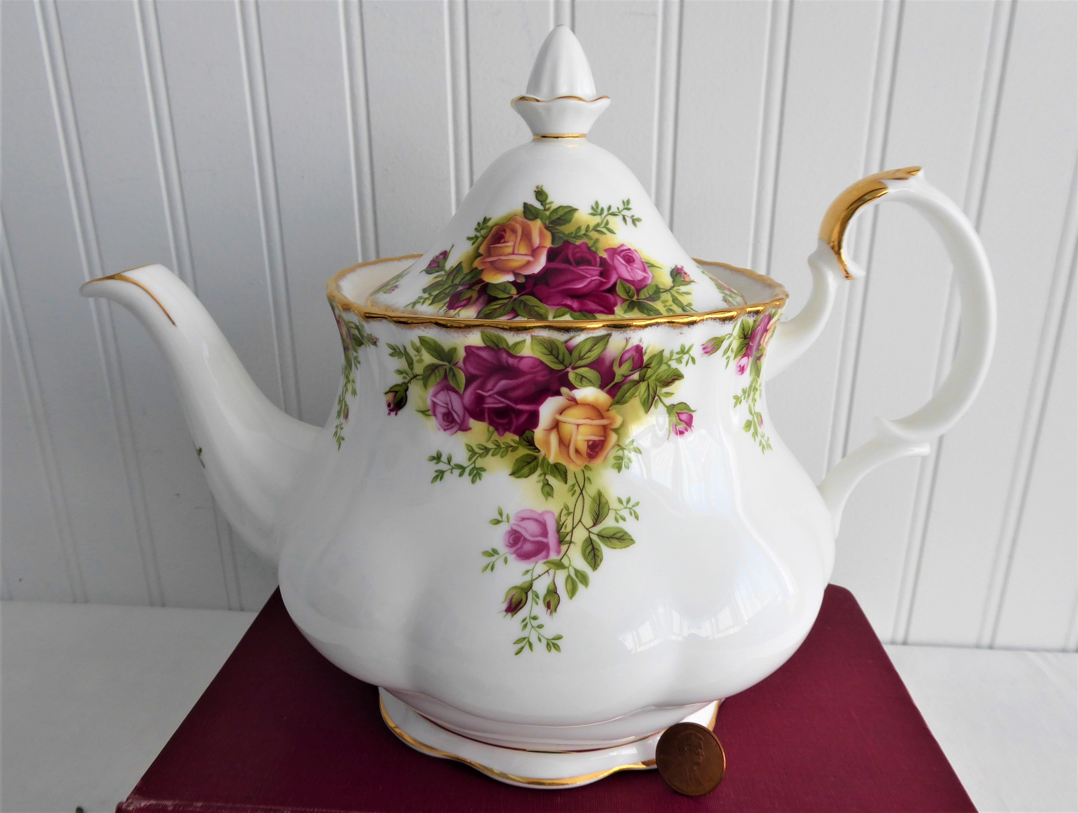 Vintage Royal Albert Old Country Roses Large Teapot - 48oz English Porcelain Teapot (1974-1992) | Perfect for Afternoon Tea, Bridal Showers & Collectible Display