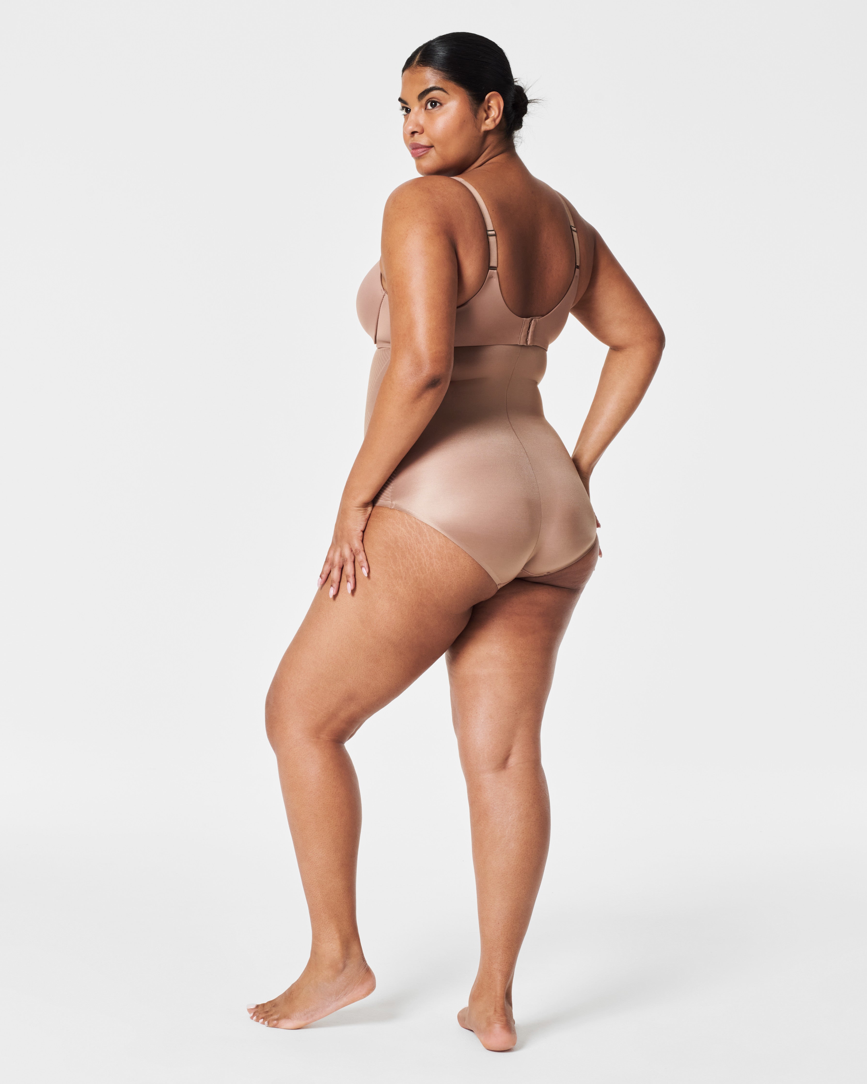 SPANX Shapewear Invisible High Waisted Briefs for Women - Seamless Tummy Control Panties - Perfect for Everyday Wear, Work & Special Occasions