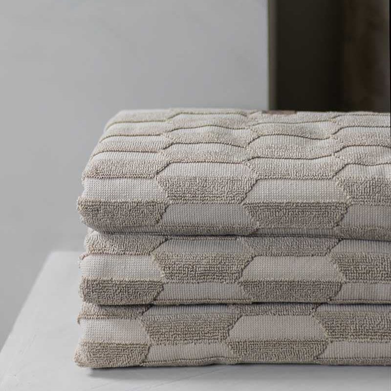 METTE DITMER Geo Towel - 100% Organic Cotton Bath Towel 50x95cm (19.7x37.4in) - Soft, Absorbent & Eco-Friendly - Perfect for Beach, Spa, Yoga & Home Use - Sand Color