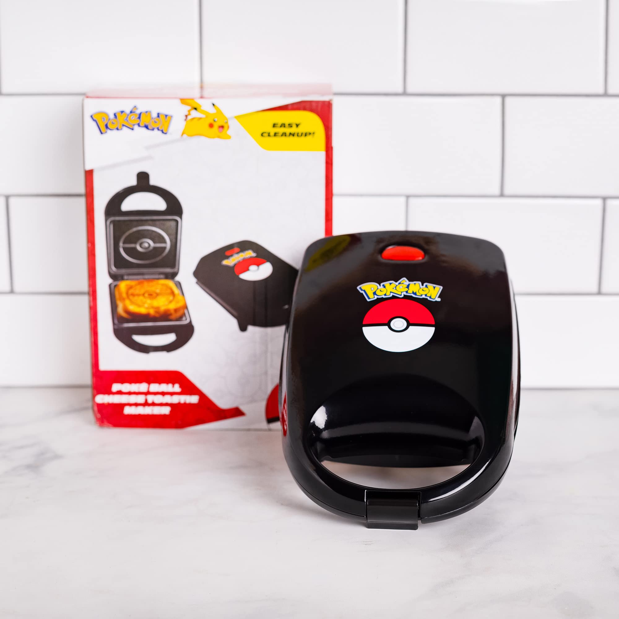 Uncanny Brands Pokémon Pokéball Single Cheese Sandwich Maker - Electric Kitchen Appliance for Pokémon Fans - Perfect for Breakfast, Kids' Parties & Pokémon Themed Events