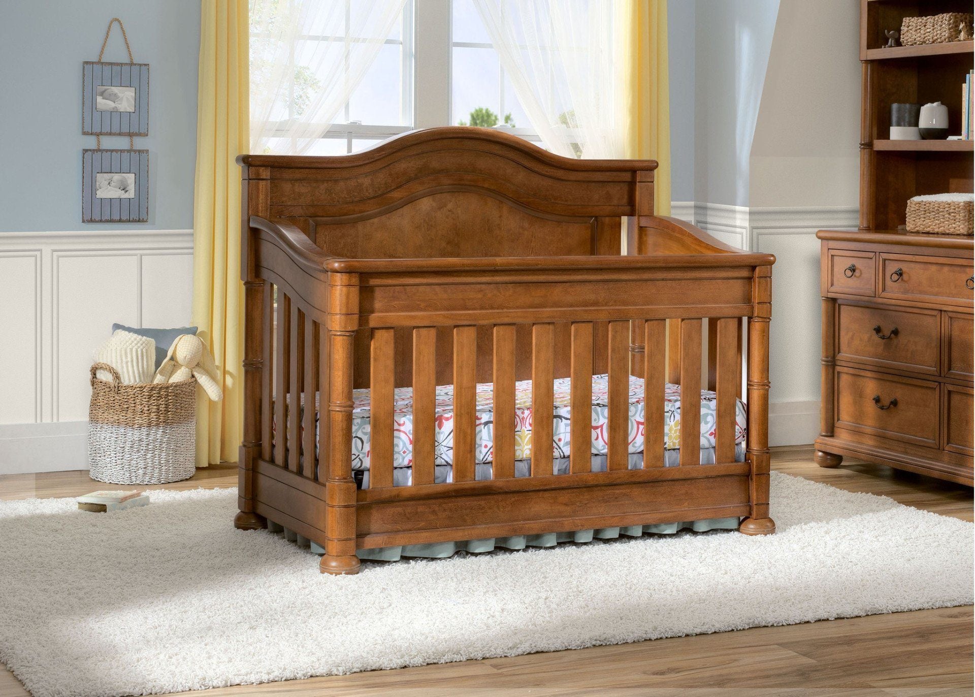 Hanover Park Convertible Crib 'N' More - 4-in-1 Baby Crib with Toddler Bed Conversion, Perfect for Nursery & Kids' Bedroom