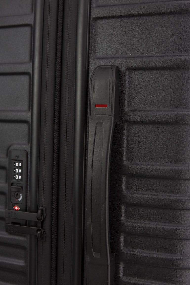 Black Medium Check-In Roller Luggage - Perfect for Business Travel & Weekend Getaways
