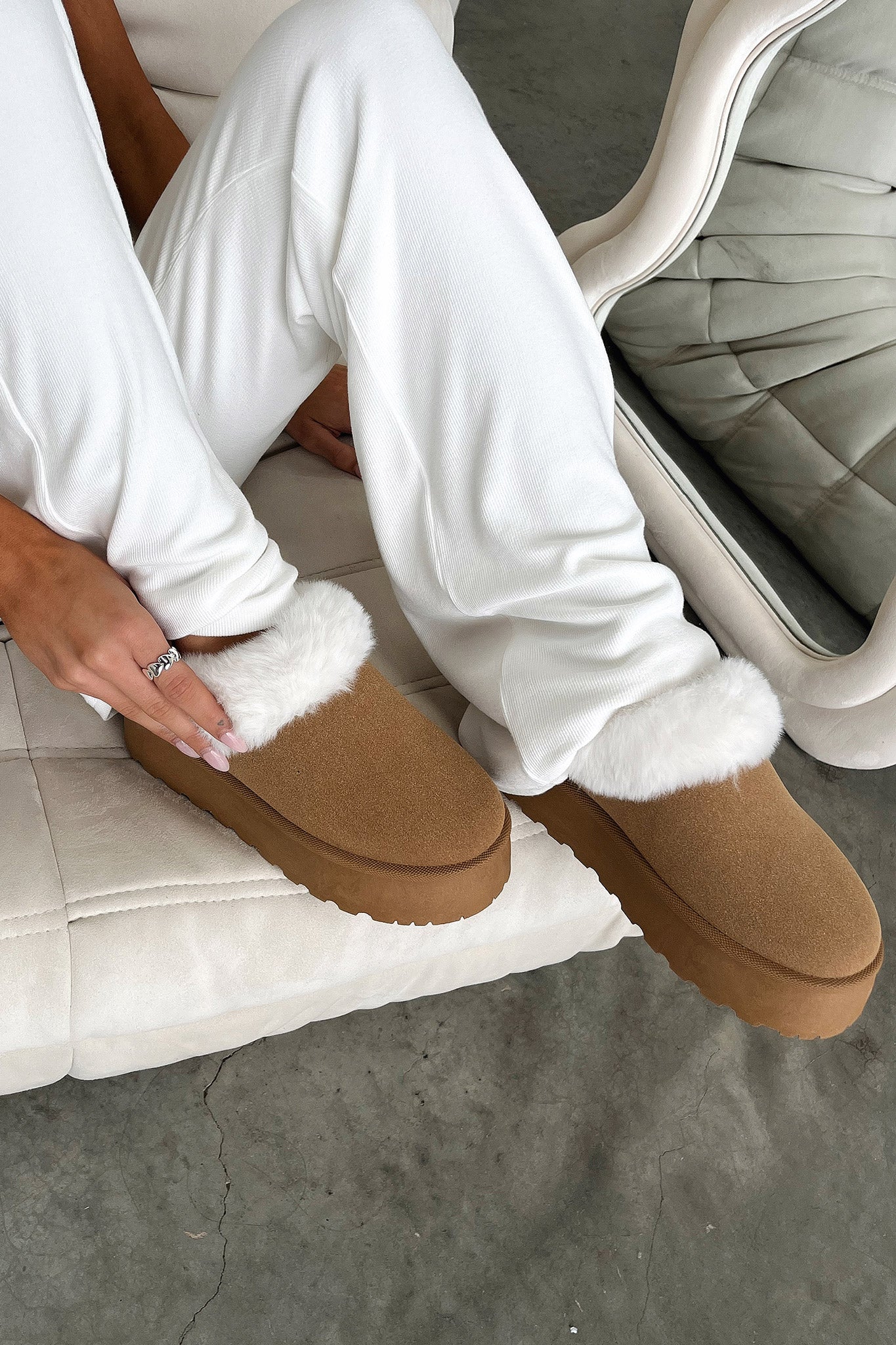 Elani Comfortable Platform Slippers for Women - Soft Memory Foam Chestnut Brown House Shoes - Perfect for Indoor Relaxation, Lounging & Home Wear