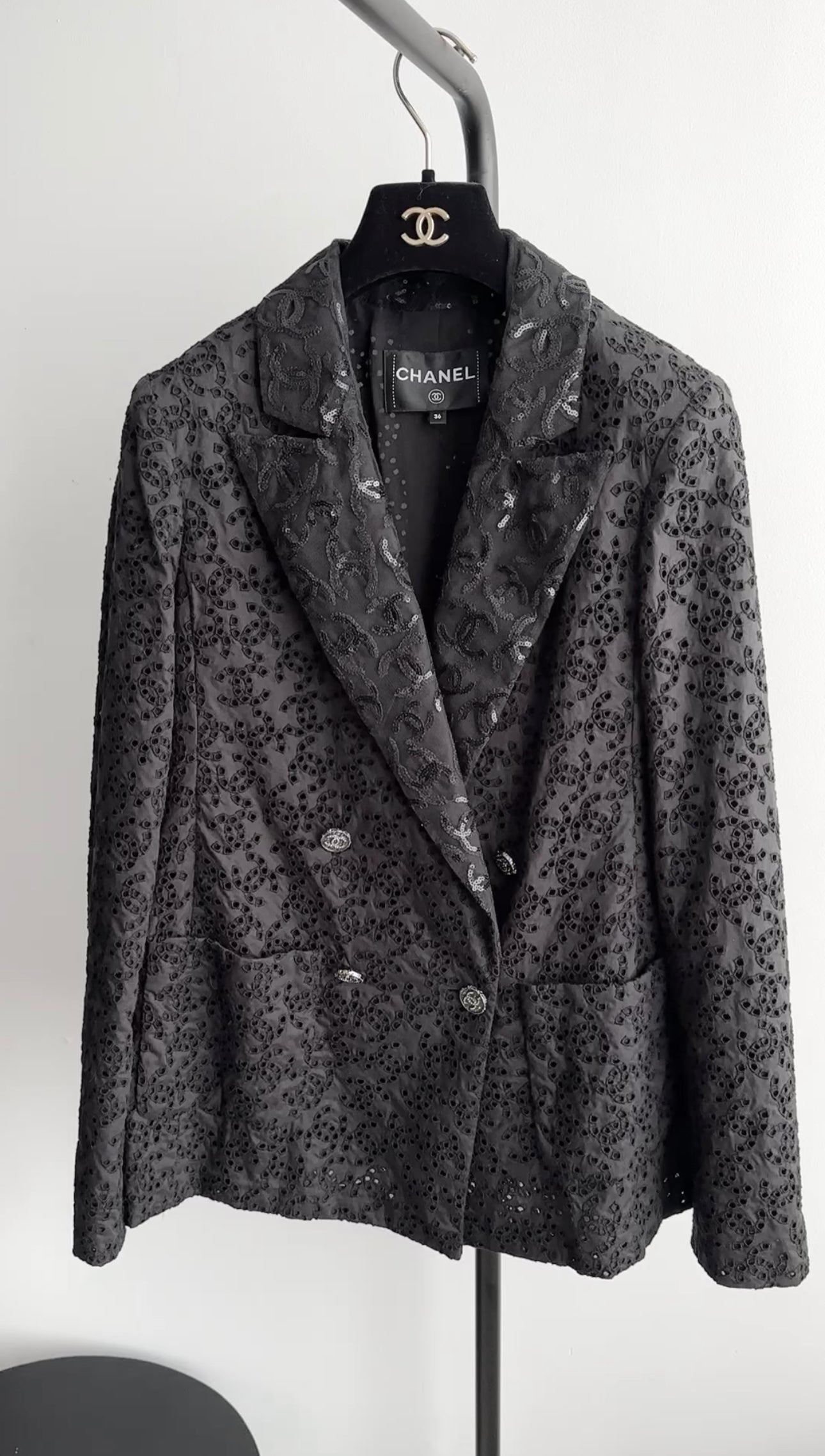 Chanel 21B Black Eyelet and Sequin CC Blazer Jacket - Women's Fashion Blazer Size FR36 / US4 / Small - Perfect for Office Wear, Evening Parties & Special Occasions