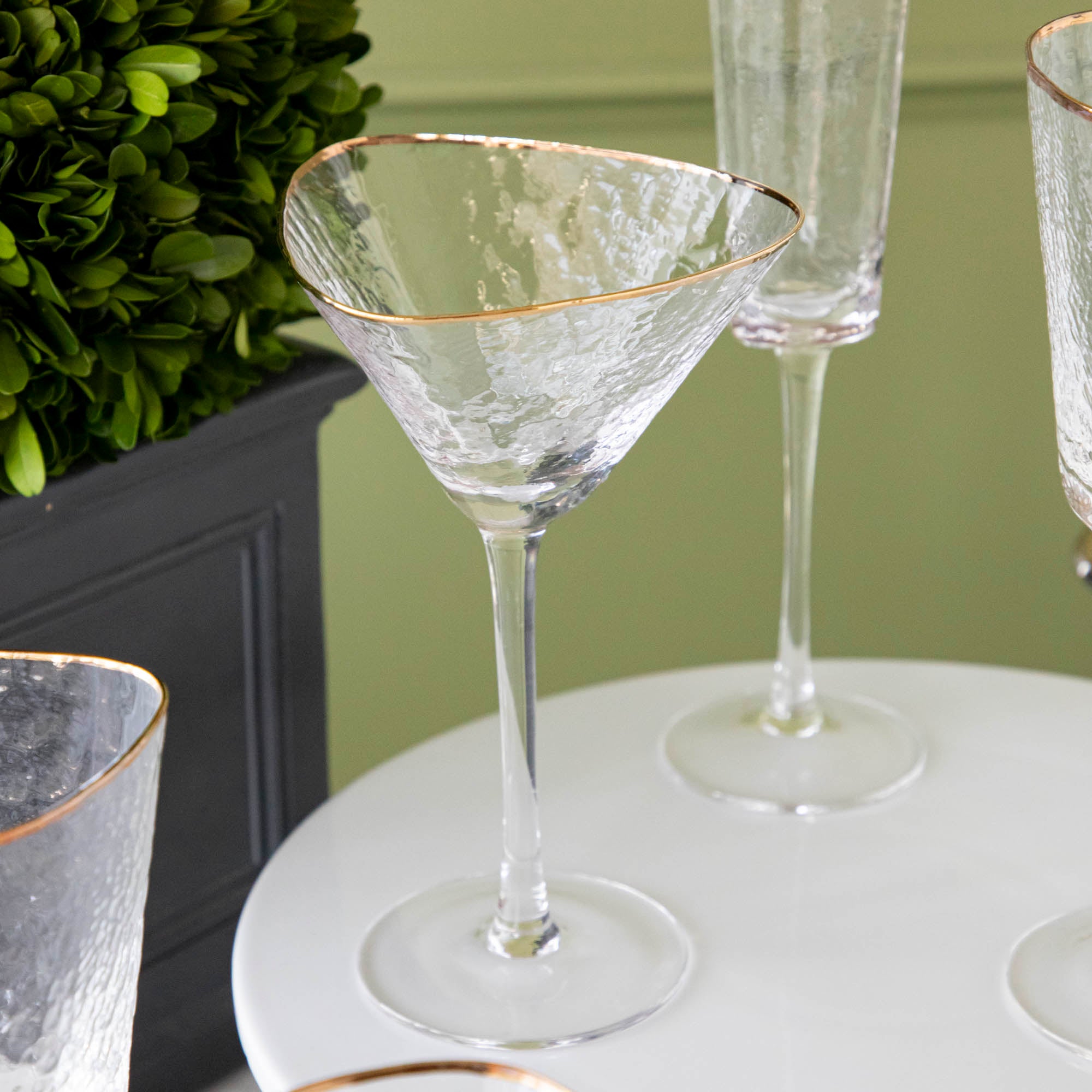 Premium Hammered Glassware Set with 24K Gold Rim - Elegant Drinking Glasses for Wine, Cocktails & Parties - Perfect for Weddings, Anniversaries & Home Entertaining
