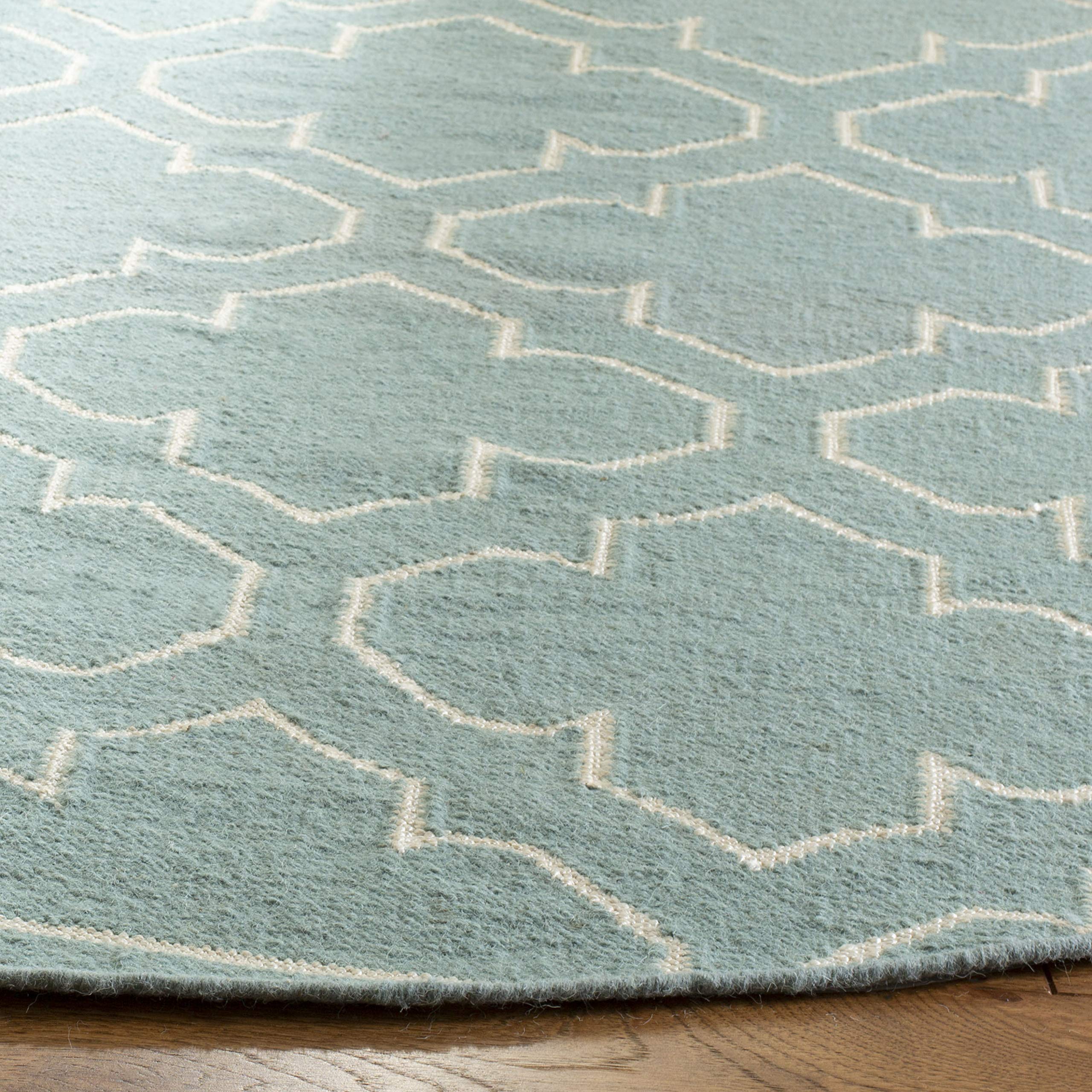 SAFAVIEH Dhurries Collection 7' Round Blue & Ivory Wool Area Rug - Handmade Flatweave Premium Rug for Living Room, Bedroom & Home Decor | DHU625A
