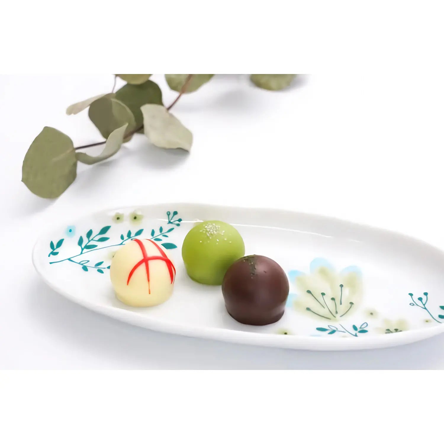 Premium Harekutani Haruhana Porcelain Oval Plate - Elegant Japanese Dinnerware for Fine Dining, Wedding Gifts & Home Decor