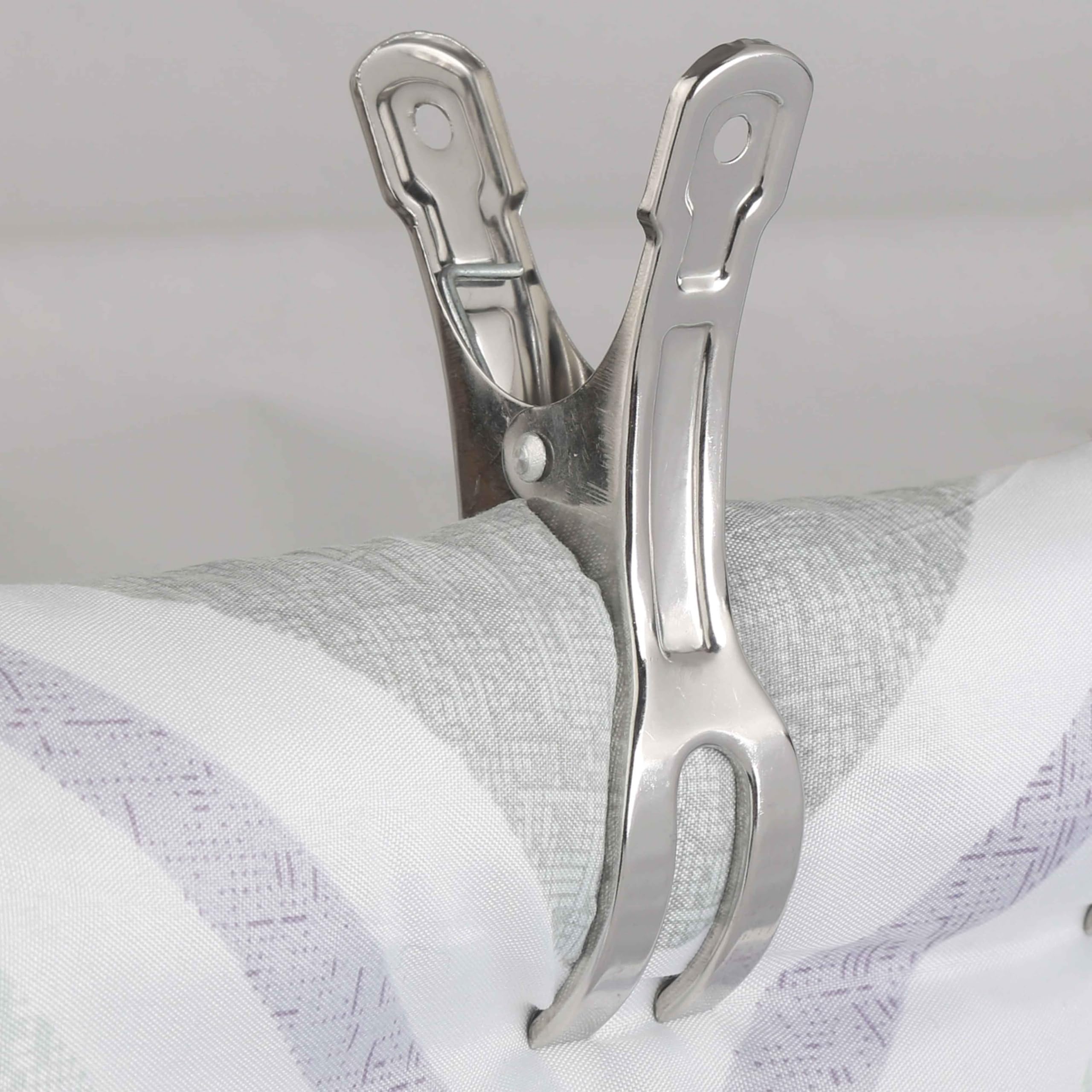 WEBI Beach Towel Clips 5 Pack - 4.3 Inch Heavy Duty Pool Cover Clips, Beach Chair Clamps for Above Ground Pools, Chairs, Blankets, Quilts - Perfect for Cruise, Boat, Picnic, Camping & Outdoor Activities