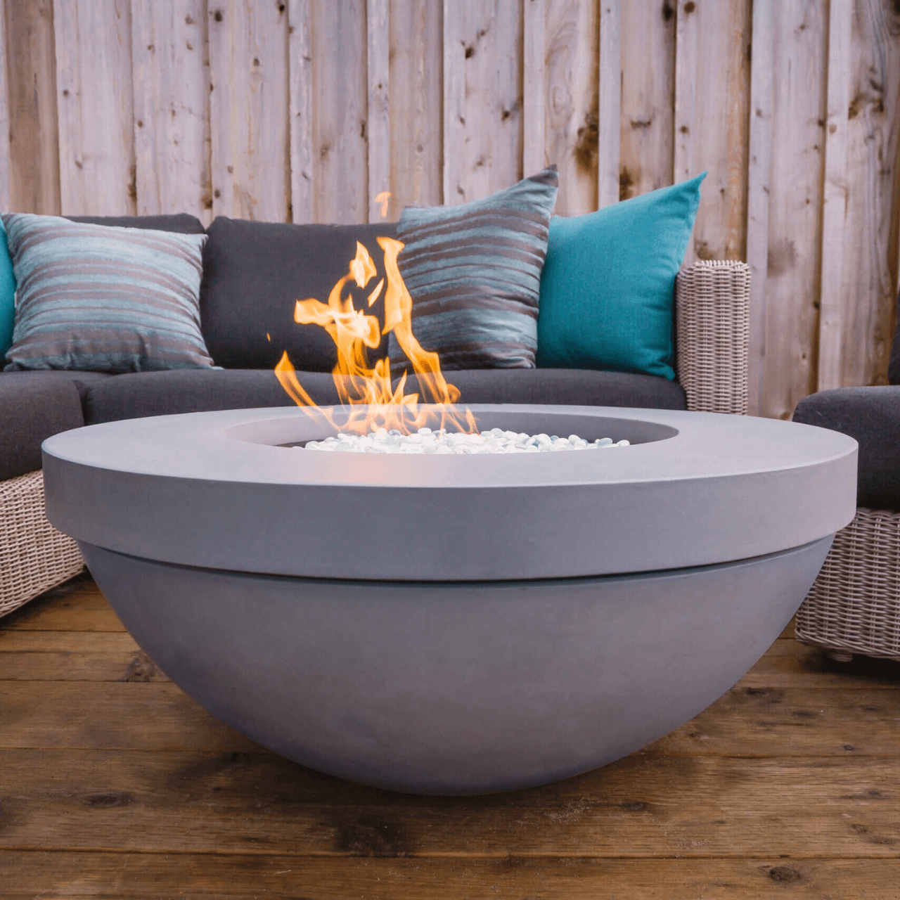 Aura Round Fire Pit - Outdoor Wood Burning Fire Pit for Backyard, Patio, and Camping | Durable Steel Design with Spark Screen | Perfect for Gatherings, S'mores, and Ambiance
